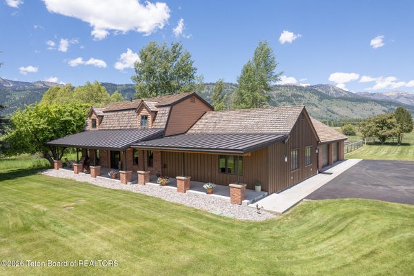 5450 SHOSHONE DR, WILSON, WY 83014 - Image 6cd1e5cce07aa186fe3908e2e5e58160/2852358507