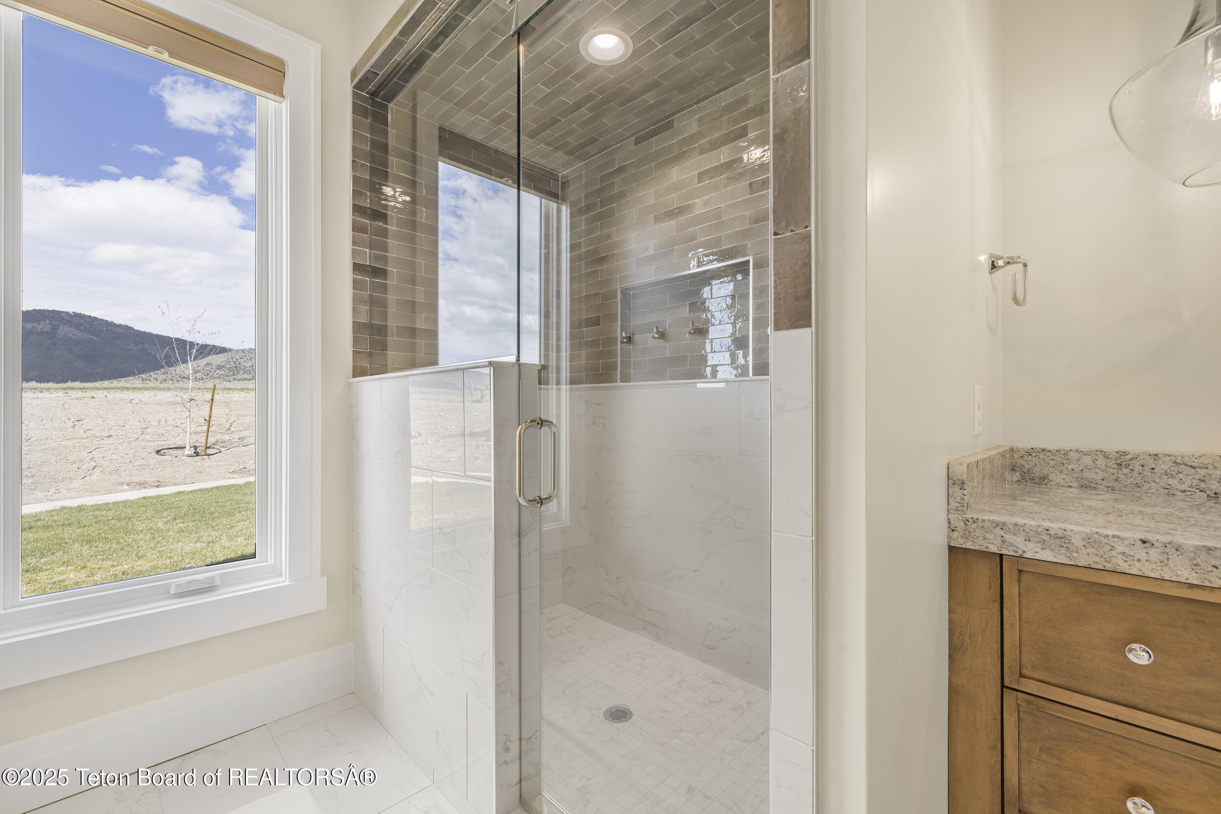 Swan Valley, Idaho 83449, United States, 4 Bedrooms Bedrooms, ,4 BathroomsBathrooms,Residential,Active,181524