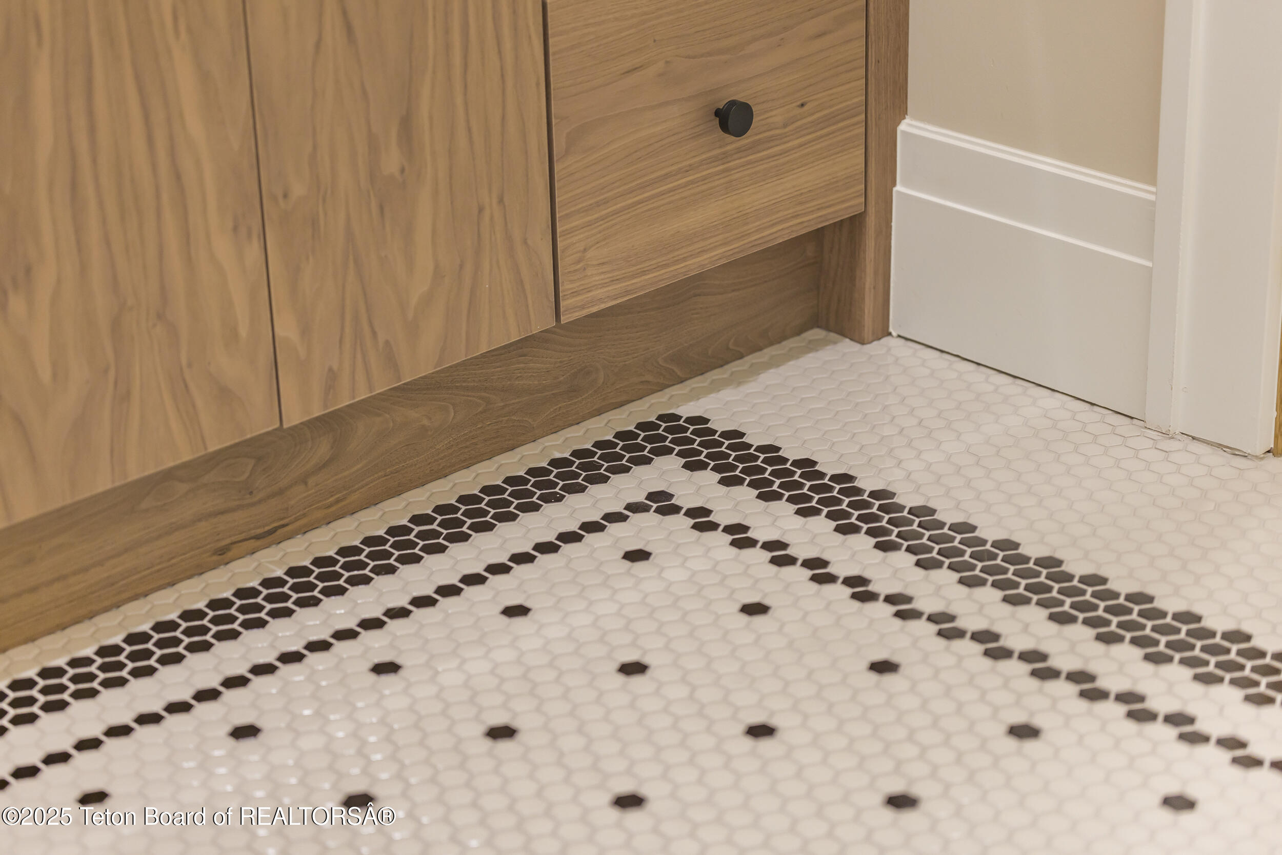 Swan Valley, Idaho 83449, United States, 4 Bedrooms Bedrooms, ,4 BathroomsBathrooms,Residential,Active,181524