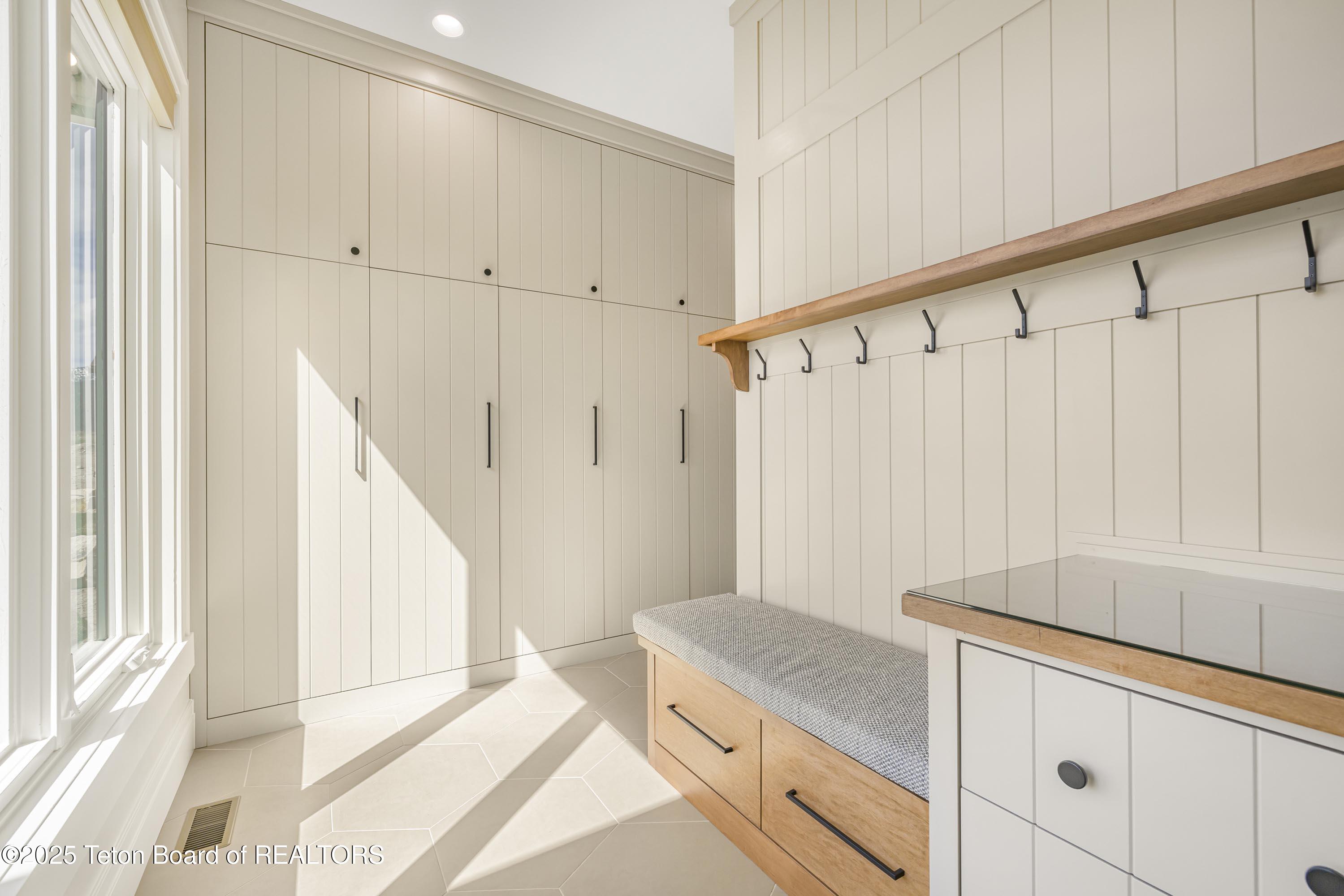 Swan Valley, Idaho 83449, United States, 4 Bedrooms Bedrooms, ,4 BathroomsBathrooms,Residential,Active,181524