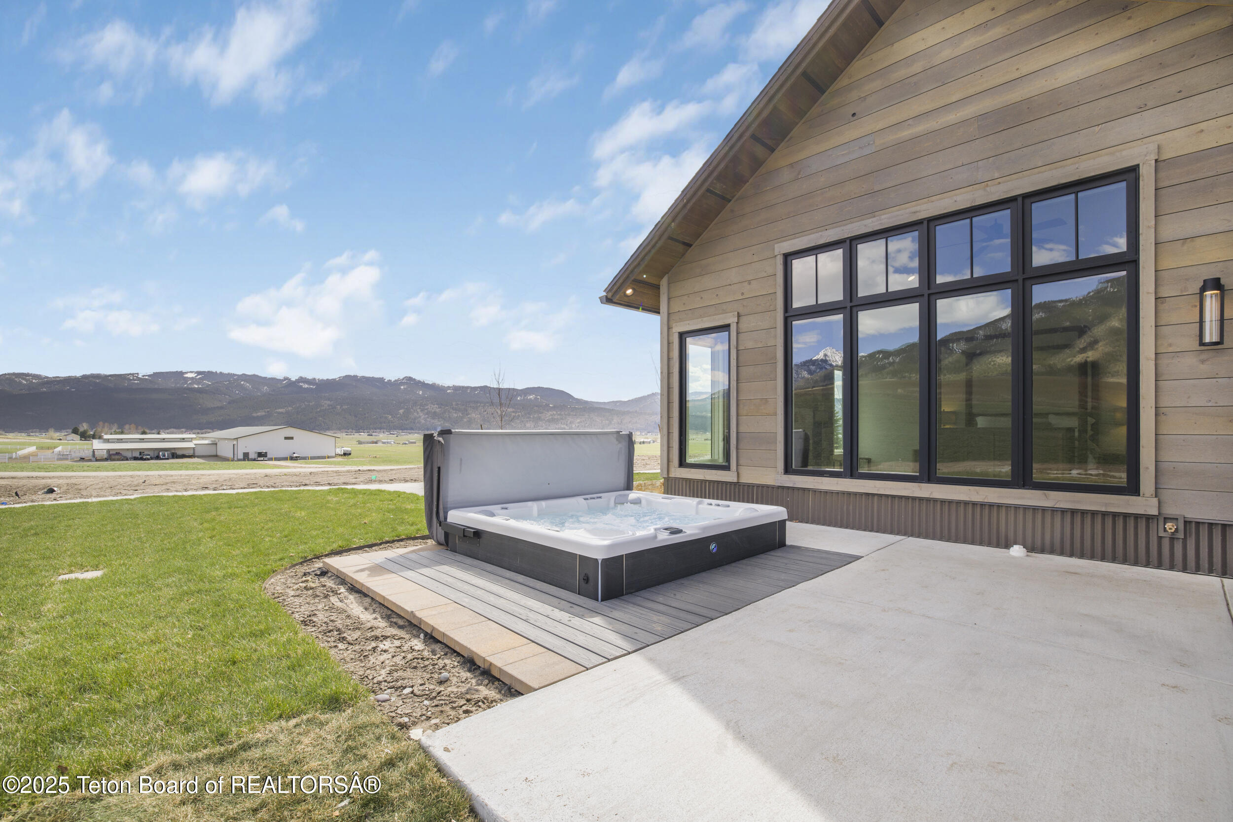 Swan Valley, Idaho 83449, United States, 4 Bedrooms Bedrooms, ,4 BathroomsBathrooms,Residential,Active,181524
