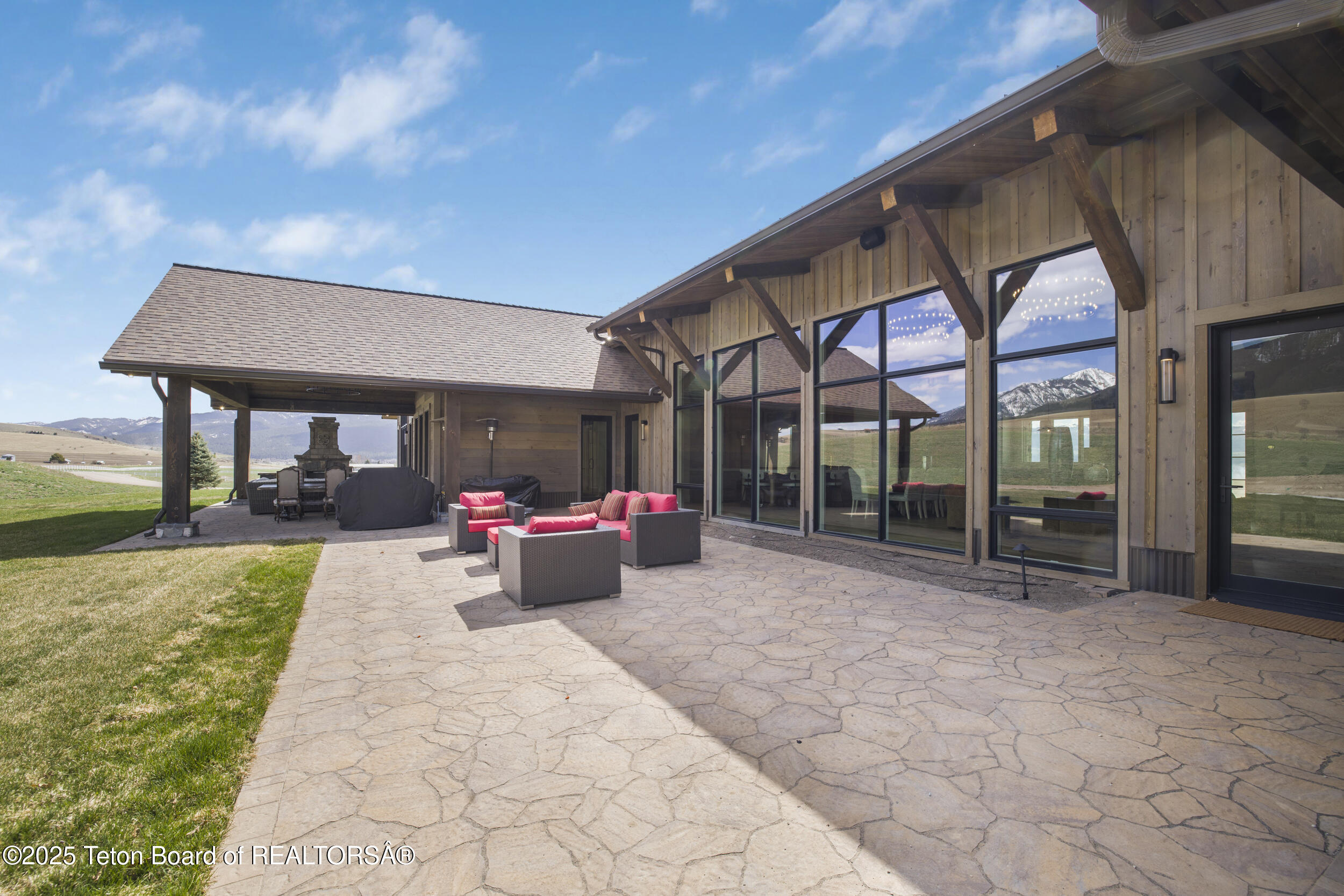 Swan Valley, Idaho 83449, United States, 4 Bedrooms Bedrooms, ,4 BathroomsBathrooms,Residential,Active,181524