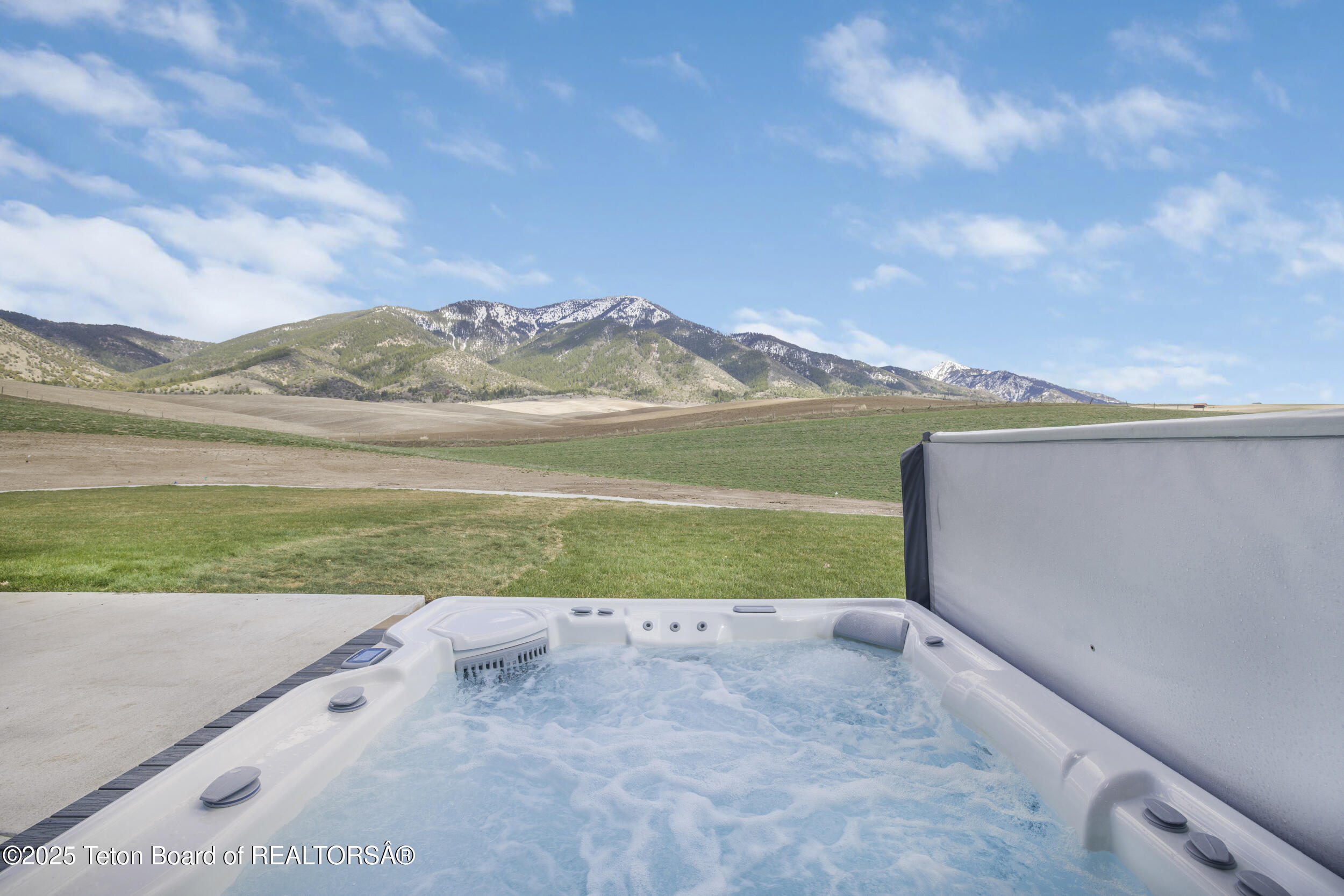 Swan Valley, Idaho 83449, United States, 4 Bedrooms Bedrooms, ,4 BathroomsBathrooms,Residential,Active,181524