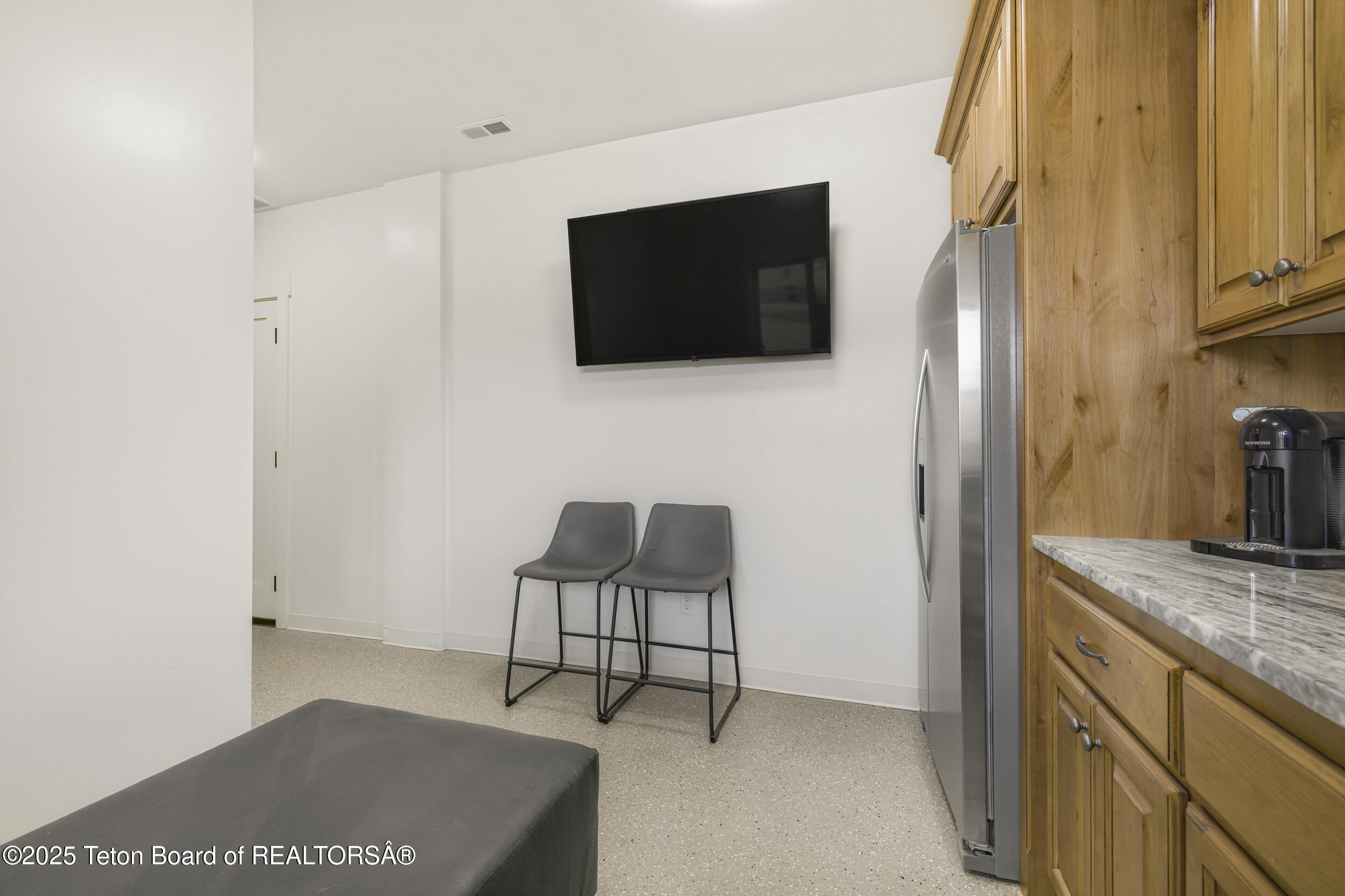 Swan Valley, Idaho 83449, United States, 4 Bedrooms Bedrooms, ,4 BathroomsBathrooms,Residential,Active,181524