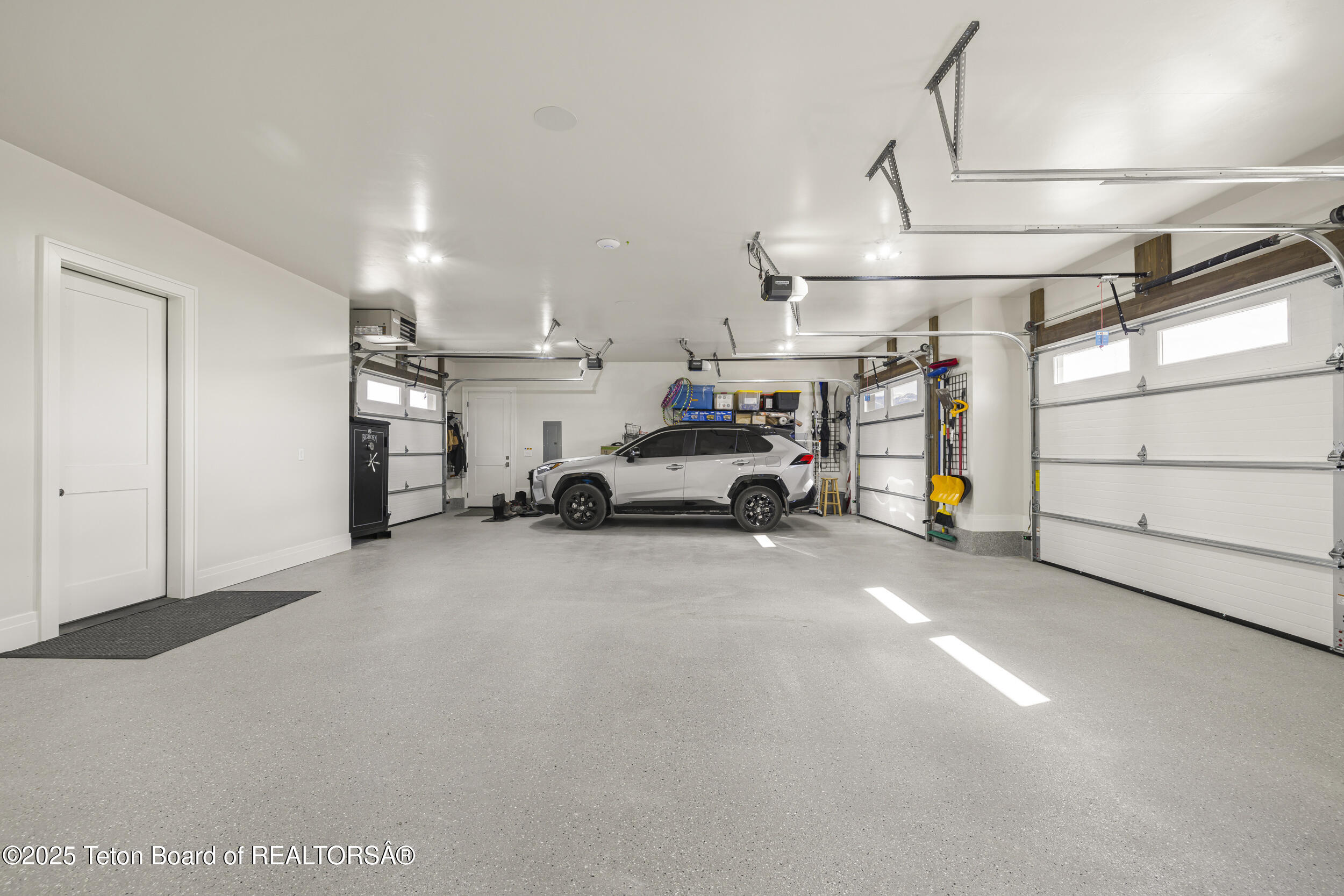 Swan Valley, Idaho 83449, United States, 4 Bedrooms Bedrooms, ,4 BathroomsBathrooms,Residential,Active,181524