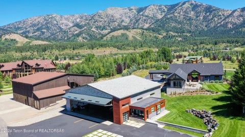 Photo of 872 ALPINE VILLAGE Loop, Alpine, WY 83128 (MLS # 26-1370)