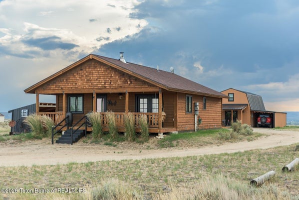 9 OSWEGO TRL, PINEDALE, WY 82941 - Image 7573d41a6bfe7fde2b16b8cc36dbec76/2977858879