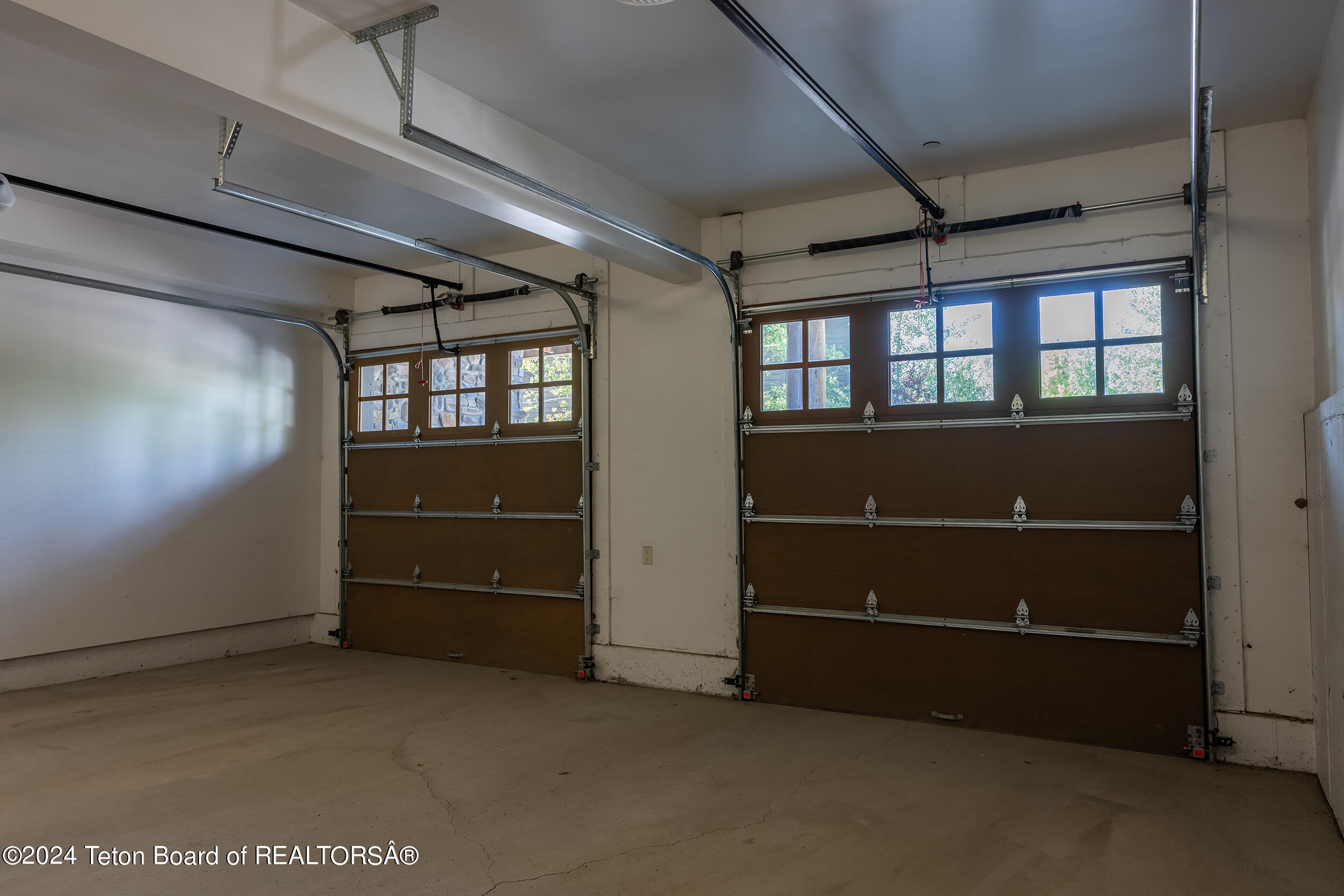 Jackson, Wyoming 83001, United States, 3 Bedrooms Bedrooms, ,3 BathroomsBathrooms,Residential,Active,58139