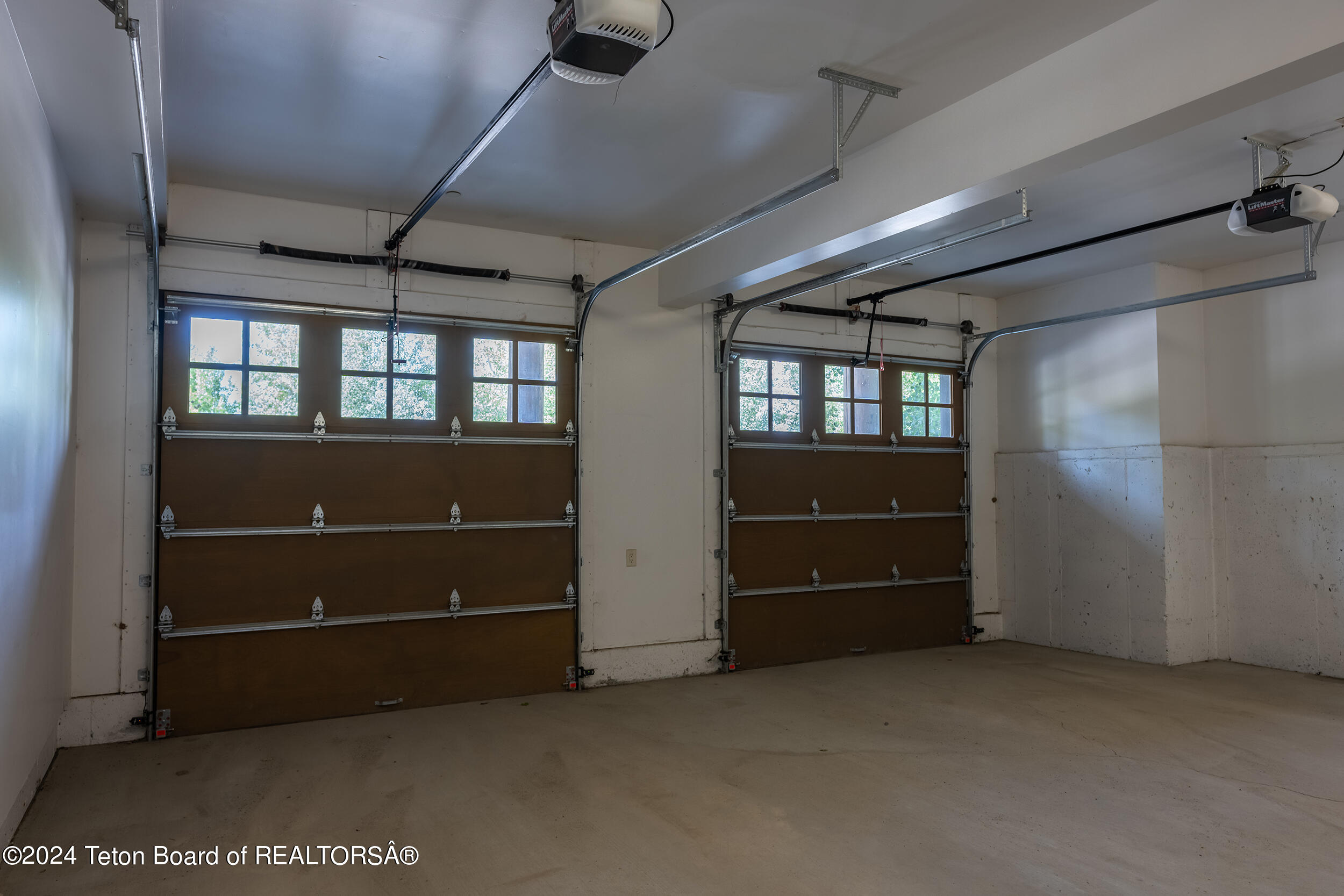 Jackson, Wyoming 83001, United States, 3 Bedrooms Bedrooms, ,3 BathroomsBathrooms,Residential,Active,58139