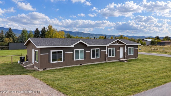 114 ELM ST, VICTOR, ID 83455 - Image 837e547e07c4e2e82a2c5fc63d9b582c/596037721
