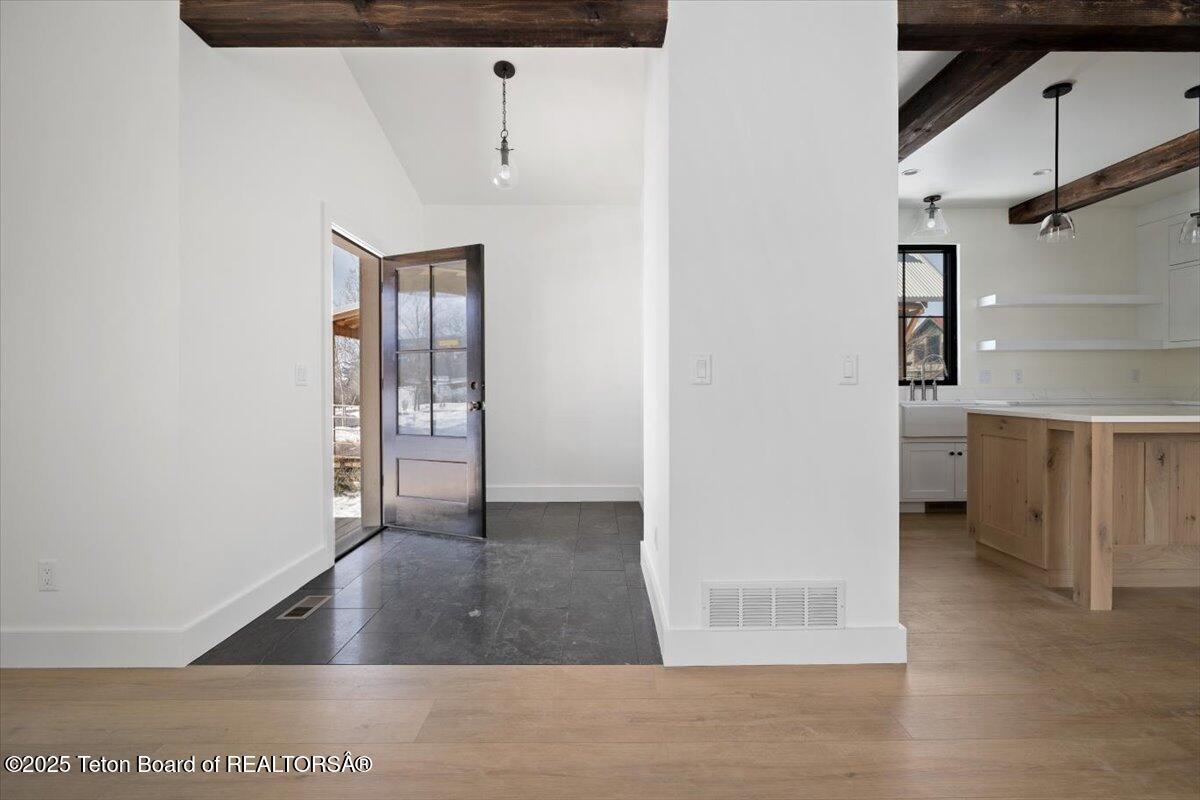 Victor, Idaho 83455, United States, 3 Bedrooms Bedrooms, ,3 BathroomsBathrooms,Residential,Active,92152