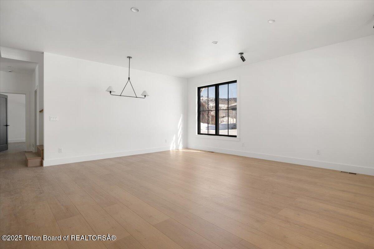 Victor, Idaho 83455, United States, 3 Bedrooms Bedrooms, ,3 BathroomsBathrooms,Residential,Active,92152