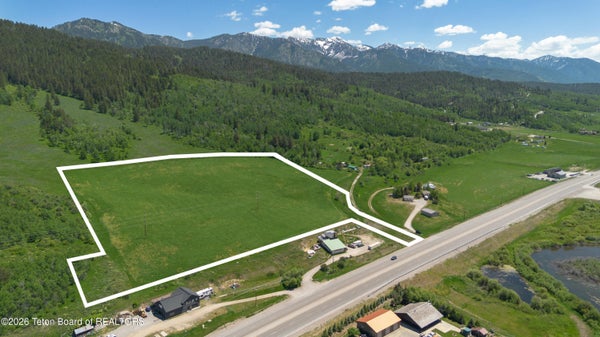 2 LEVER SPRING RD, ALPINE, WY 83128 - Image 8899b69e248f286a7e13d9506f4e097a/1689939574