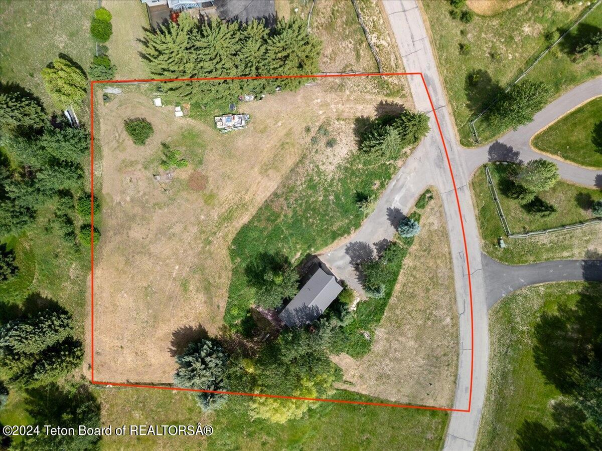 Jackson, Wyoming 83001, United States, 1 Bedroom Bedrooms, ,3 BathroomsBathrooms,Residential,Pending,52514