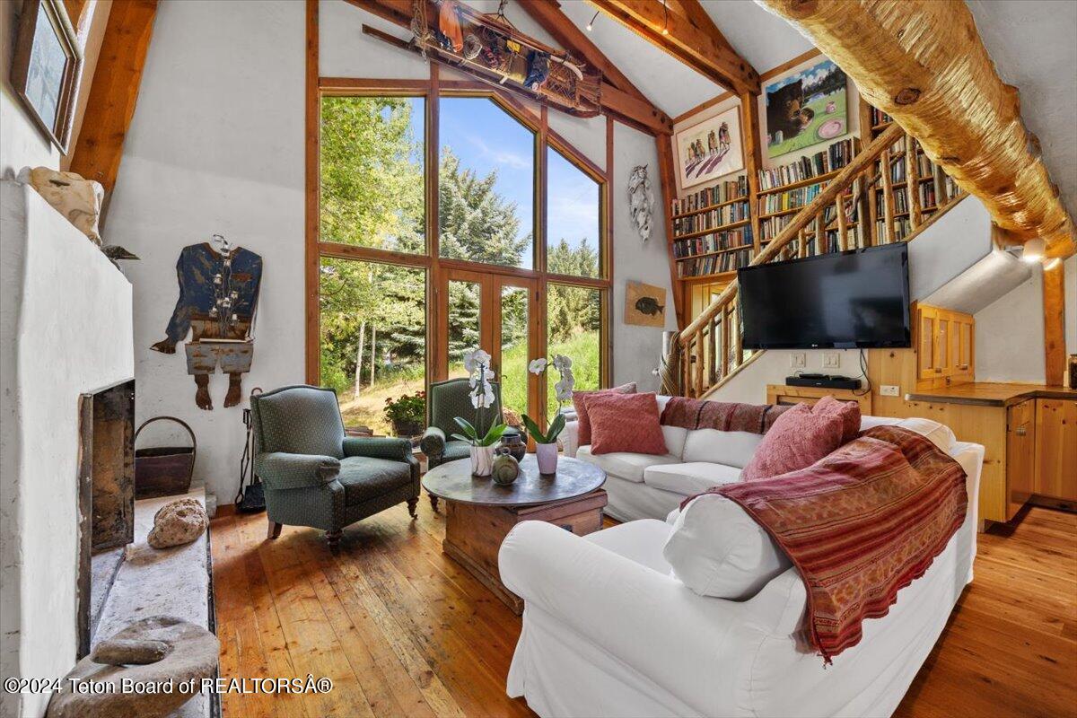 Jackson, Wyoming 83001, United States, 1 Bedroom Bedrooms, ,3 BathroomsBathrooms,Residential,Pending,52514