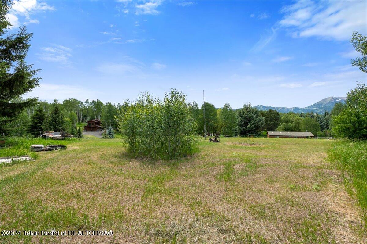 Jackson, Wyoming 83001, United States, 1 Bedroom Bedrooms, ,3 BathroomsBathrooms,Residential,Pending,52514