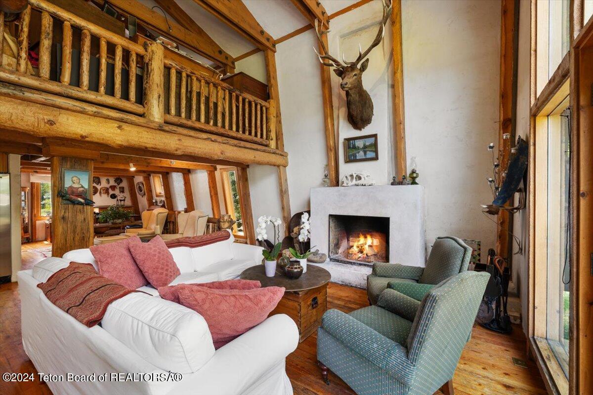 Jackson, Wyoming 83001, United States, 1 Bedroom Bedrooms, ,3 BathroomsBathrooms,Residential,Pending,52514