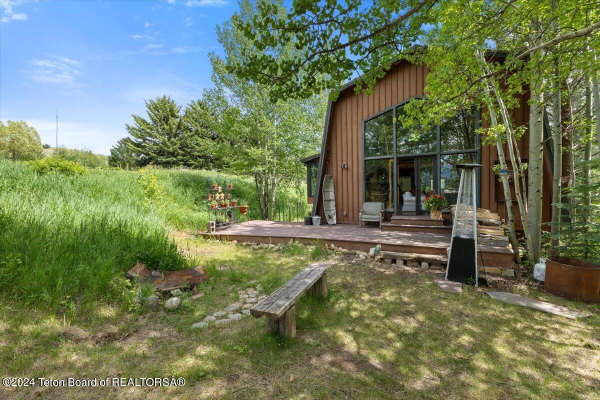 Jackson, Wyoming 83001, United States, 1 Bedroom Bedrooms, ,3 BathroomsBathrooms,Residential,Pending,52514