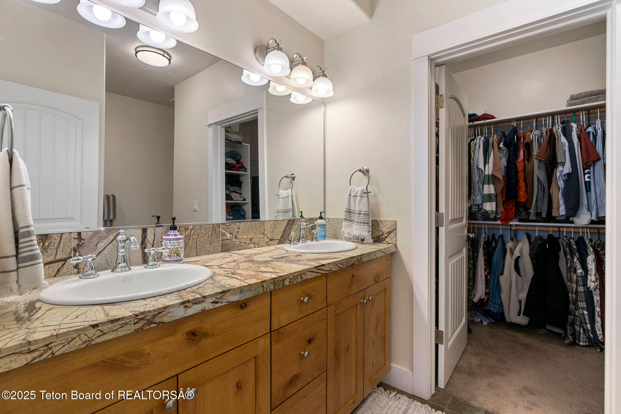 Victor, Idaho 83455, United States, 3 Bedrooms Bedrooms, ,4 BathroomsBathrooms,Residential,Active,83180