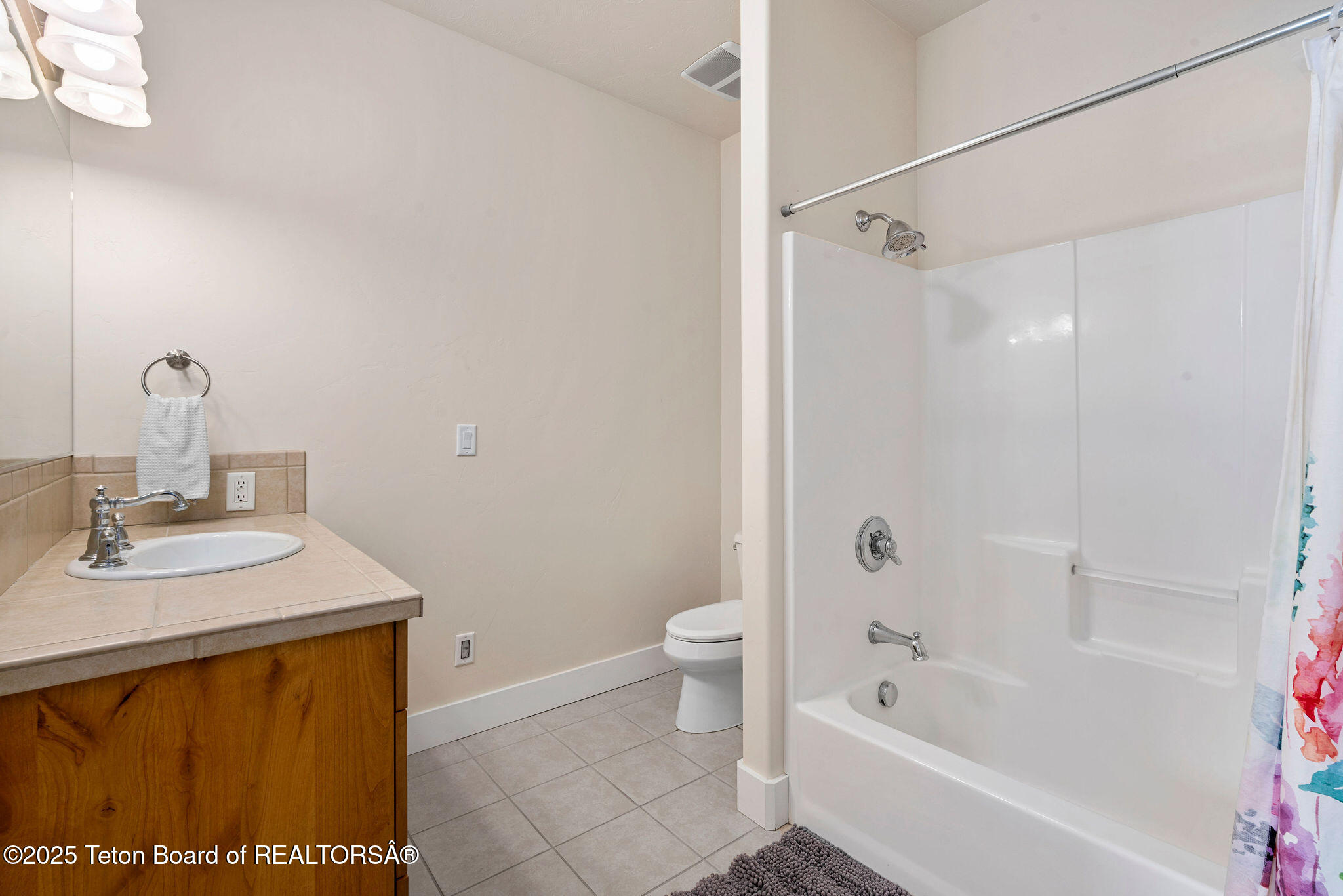 Victor, Idaho 83455, United States, 3 Bedrooms Bedrooms, ,4 BathroomsBathrooms,Residential,Active,83180