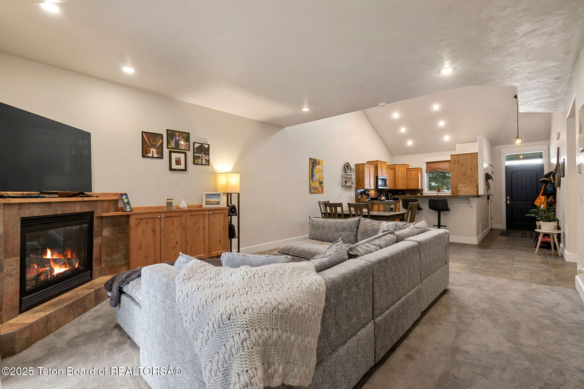 Victor, Idaho 83455, United States, 3 Bedrooms Bedrooms, ,4 BathroomsBathrooms,Residential,Active,83180