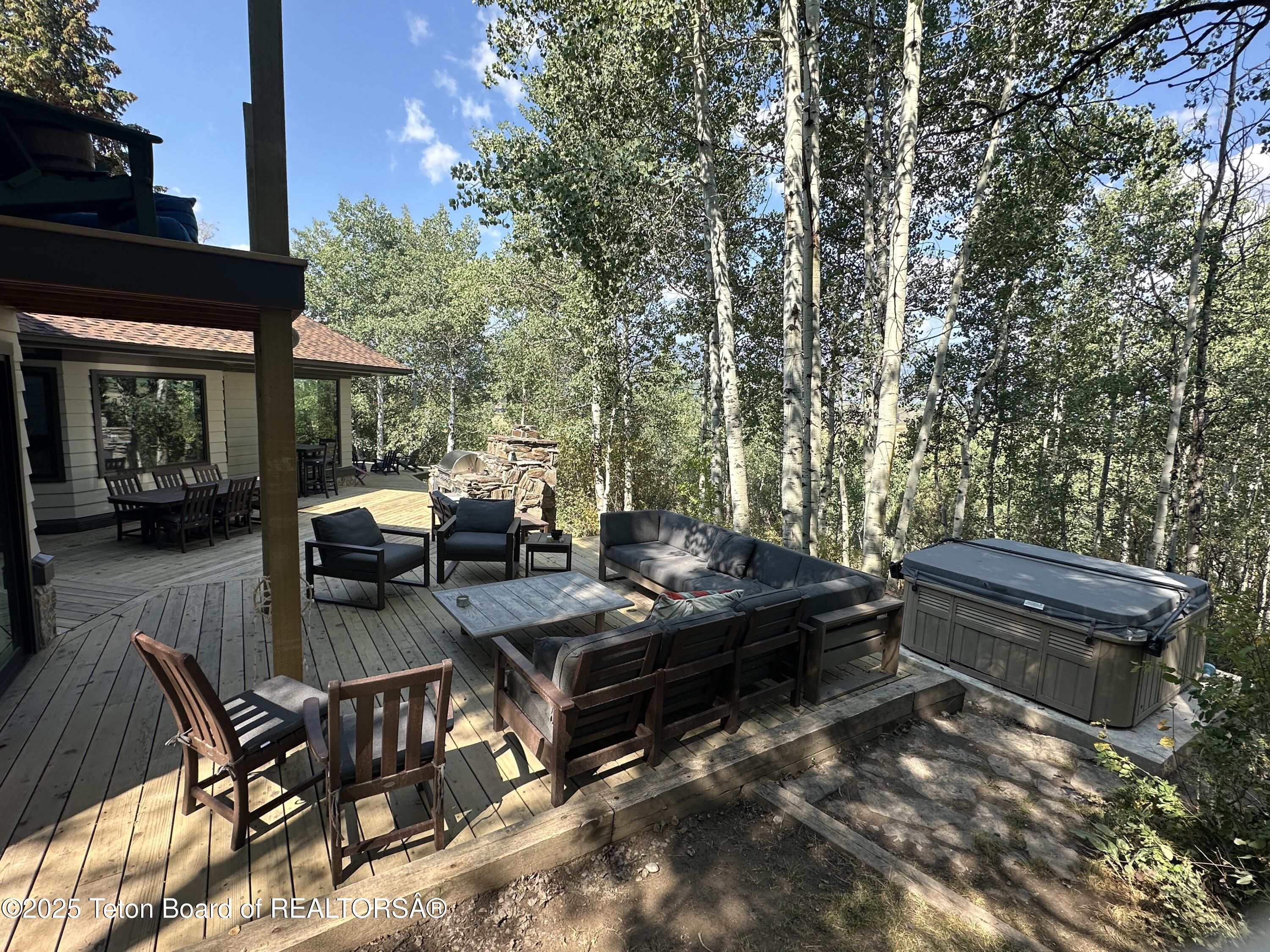 Jackson, Wyoming 83001, United States, 5 Bedrooms Bedrooms, ,3 BathroomsBathrooms,Residential,Active,198266