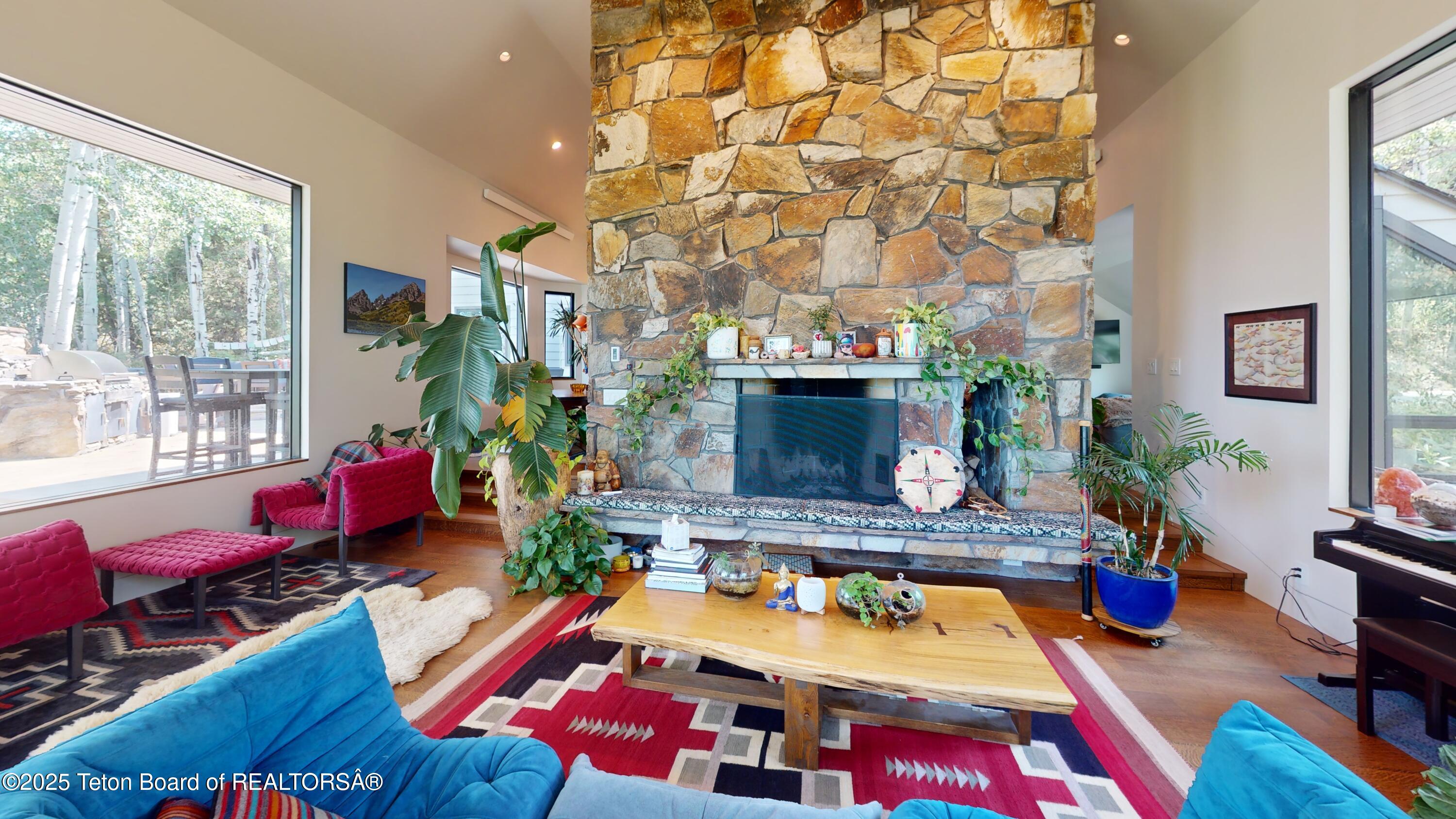 Jackson, Wyoming 83001, United States, 5 Bedrooms Bedrooms, ,3 BathroomsBathrooms,Residential,Active,198266