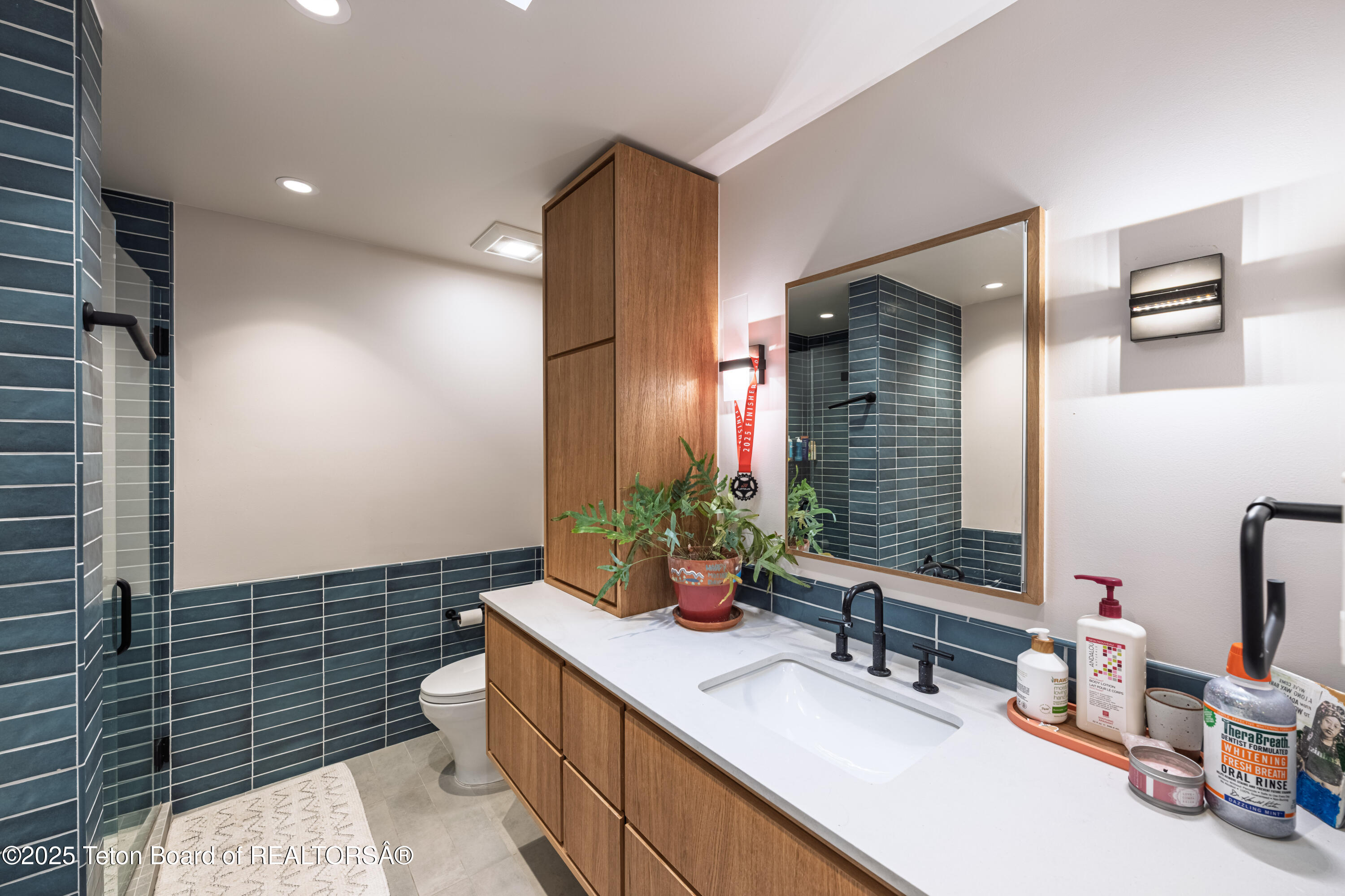 Jackson, Wyoming 83001, United States, 5 Bedrooms Bedrooms, ,3 BathroomsBathrooms,Residential,Active,198266