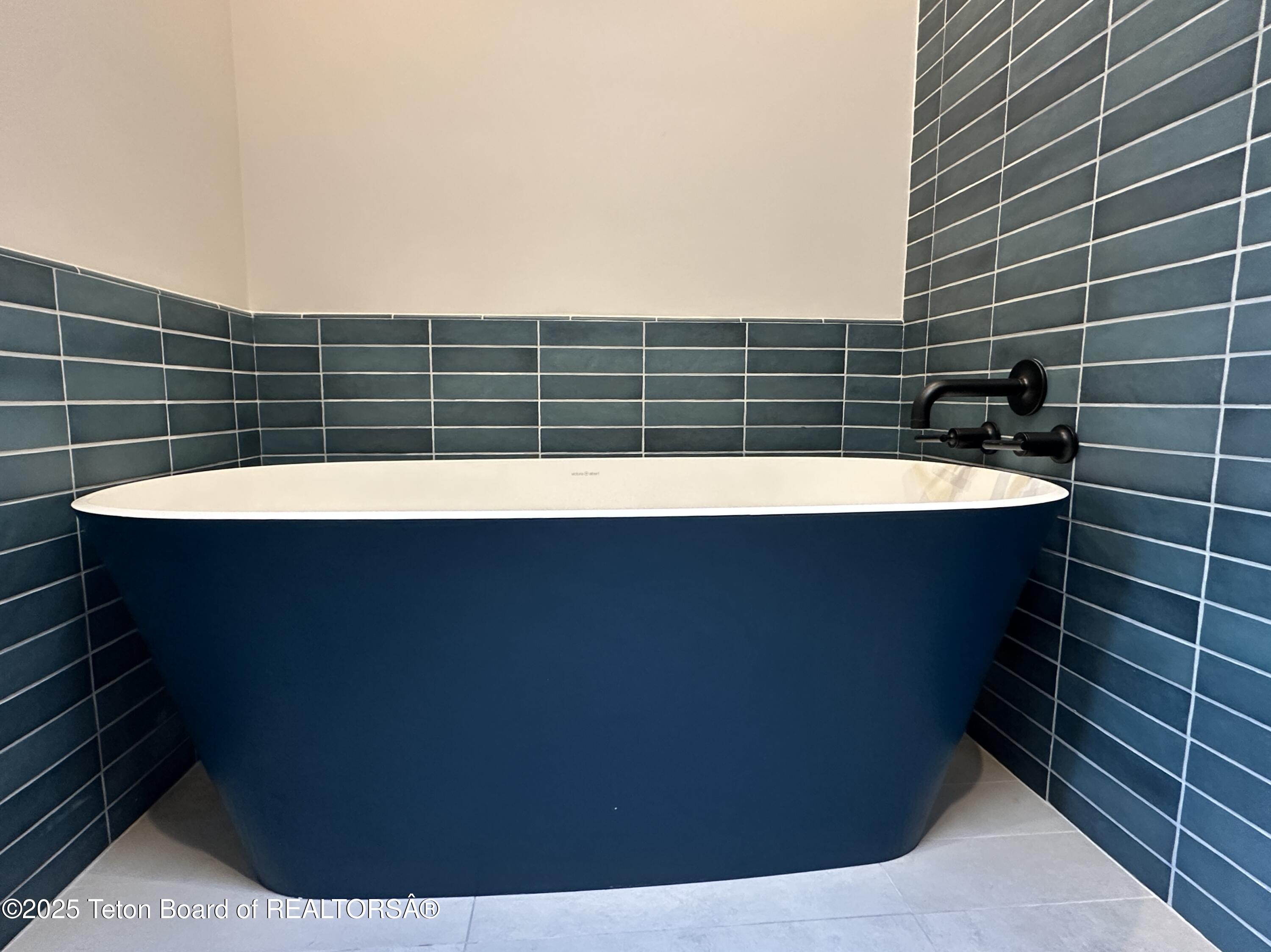 Jackson, Wyoming 83001, United States, 5 Bedrooms Bedrooms, ,3 BathroomsBathrooms,Residential,Active,198266