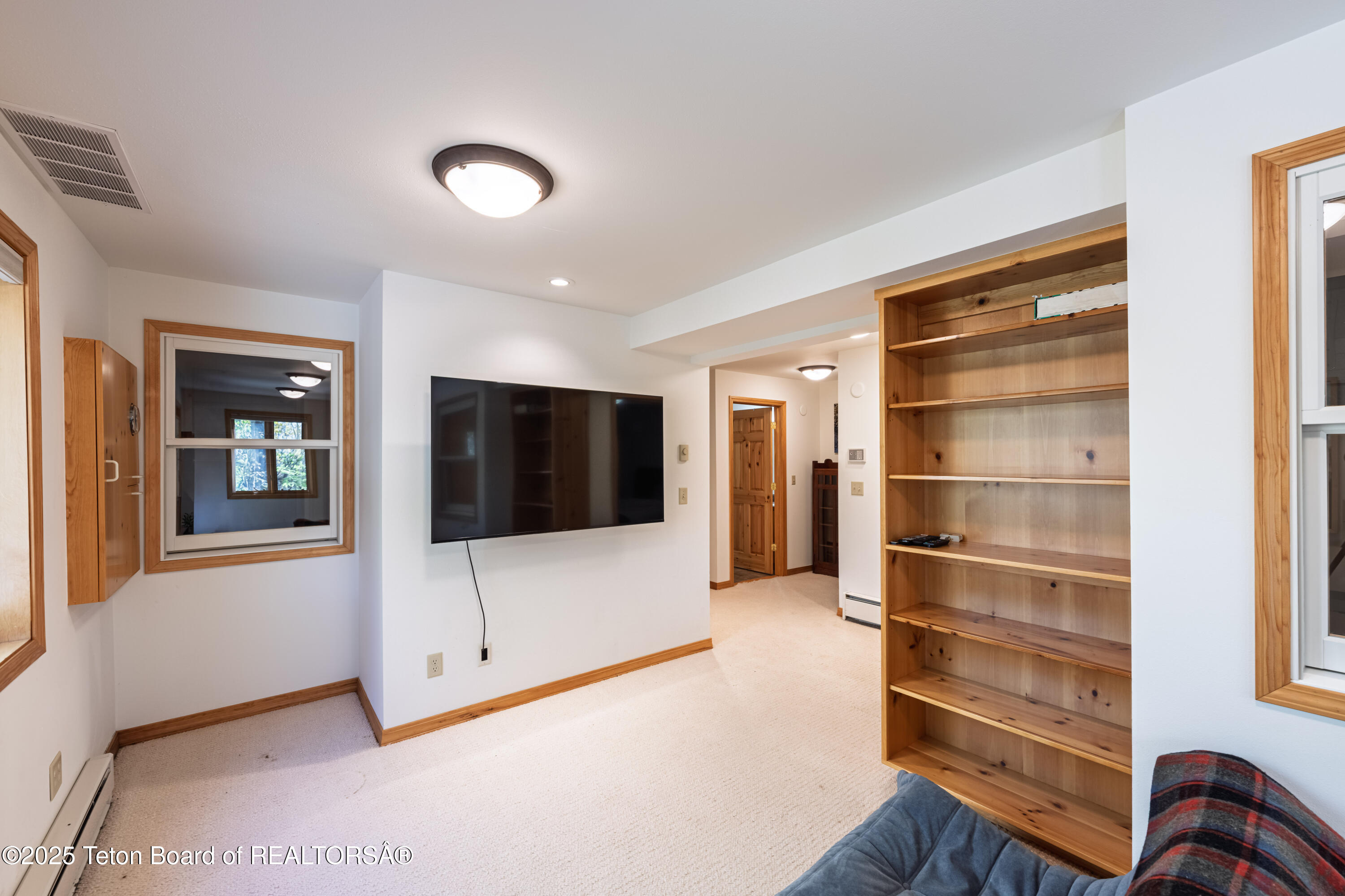 Jackson, Wyoming 83001, United States, 5 Bedrooms Bedrooms, ,3 BathroomsBathrooms,Residential,Active,198266