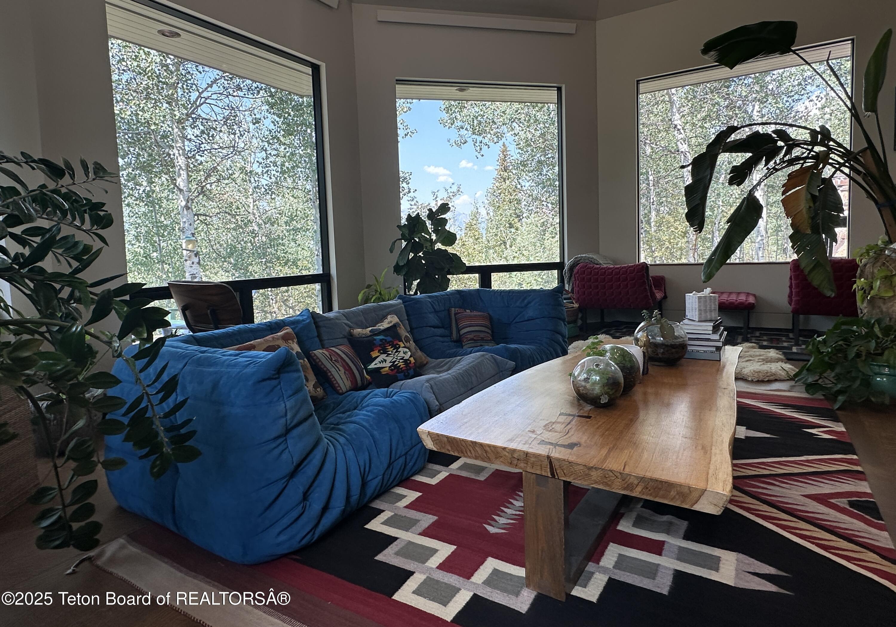 Jackson, Wyoming 83001, United States, 5 Bedrooms Bedrooms, ,3 BathroomsBathrooms,Residential,Active,198266