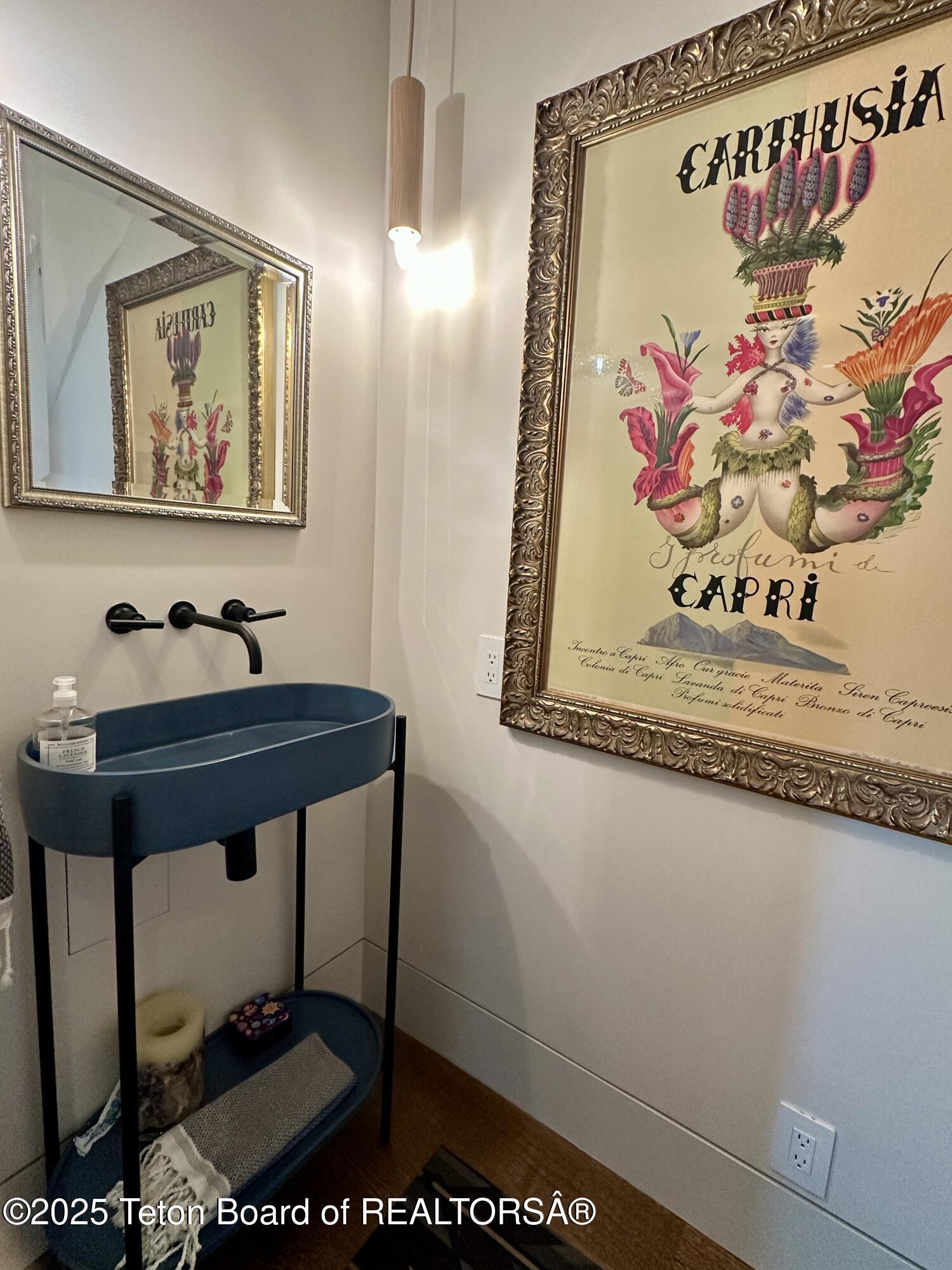 Jackson, Wyoming 83001, United States, 5 Bedrooms Bedrooms, ,3 BathroomsBathrooms,Residential,Active,198266