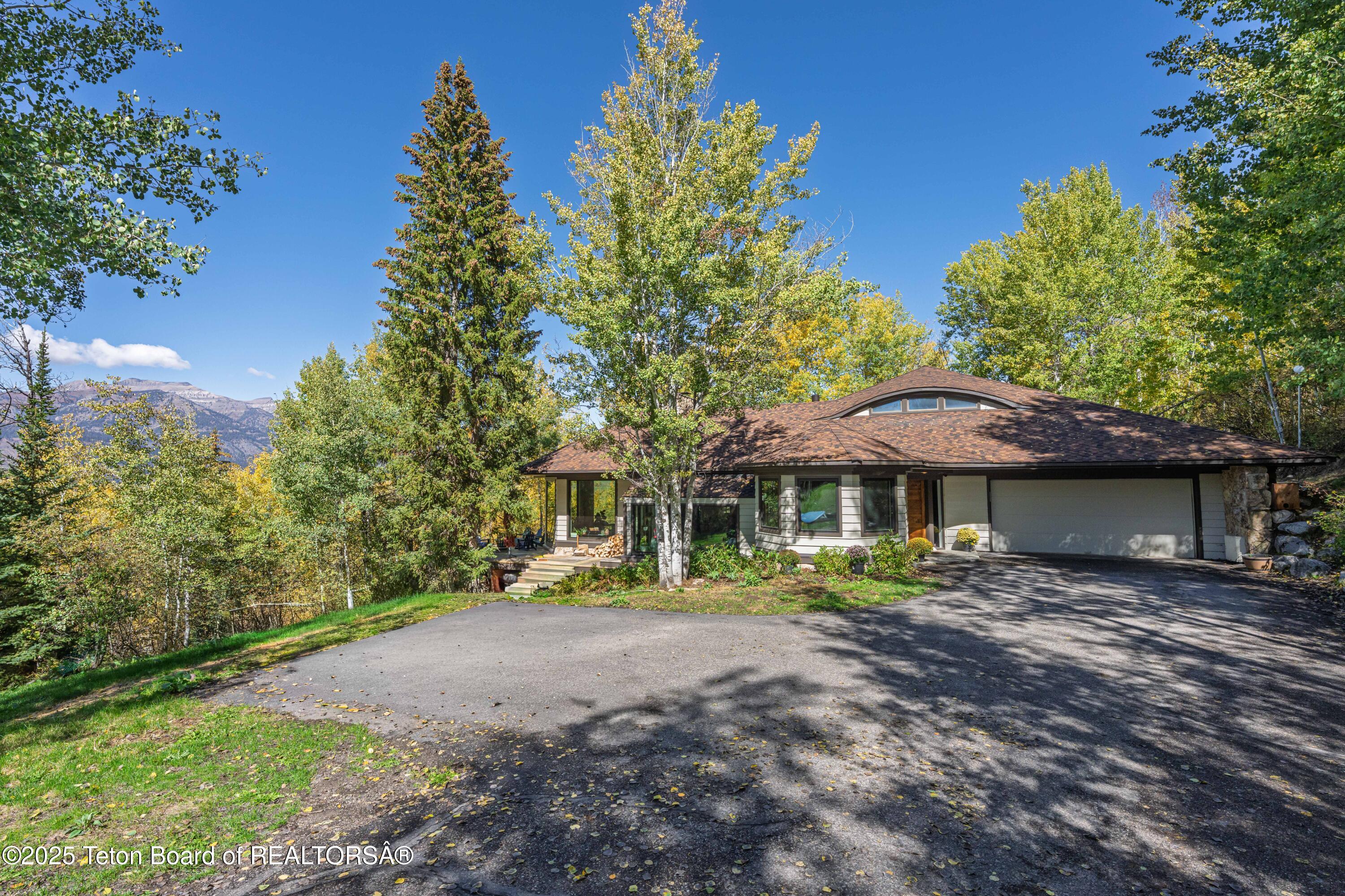 Jackson, Wyoming 83001, United States, 5 Bedrooms Bedrooms, ,3 BathroomsBathrooms,Residential,Active,198266
