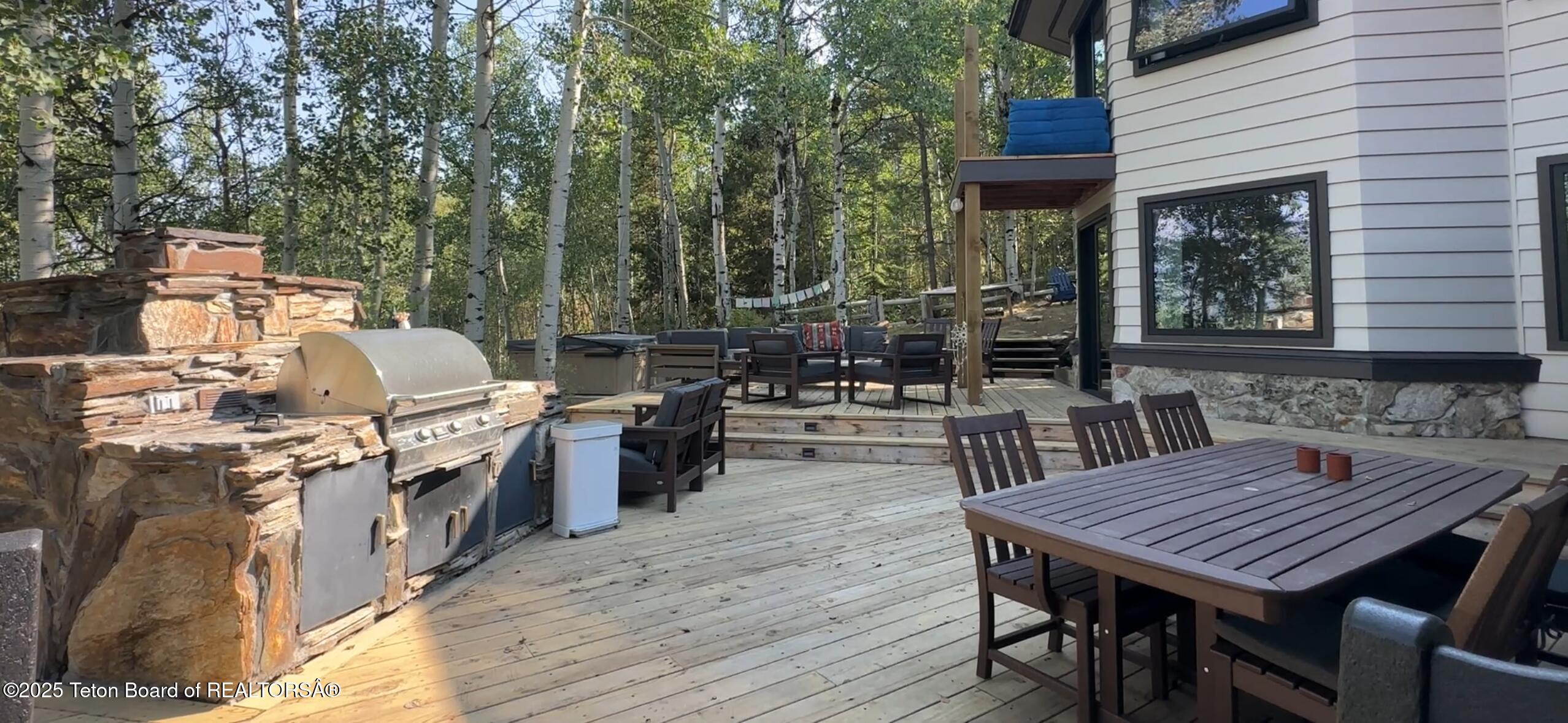 Jackson, Wyoming 83001, United States, 5 Bedrooms Bedrooms, ,3 BathroomsBathrooms,Residential,Active,198266