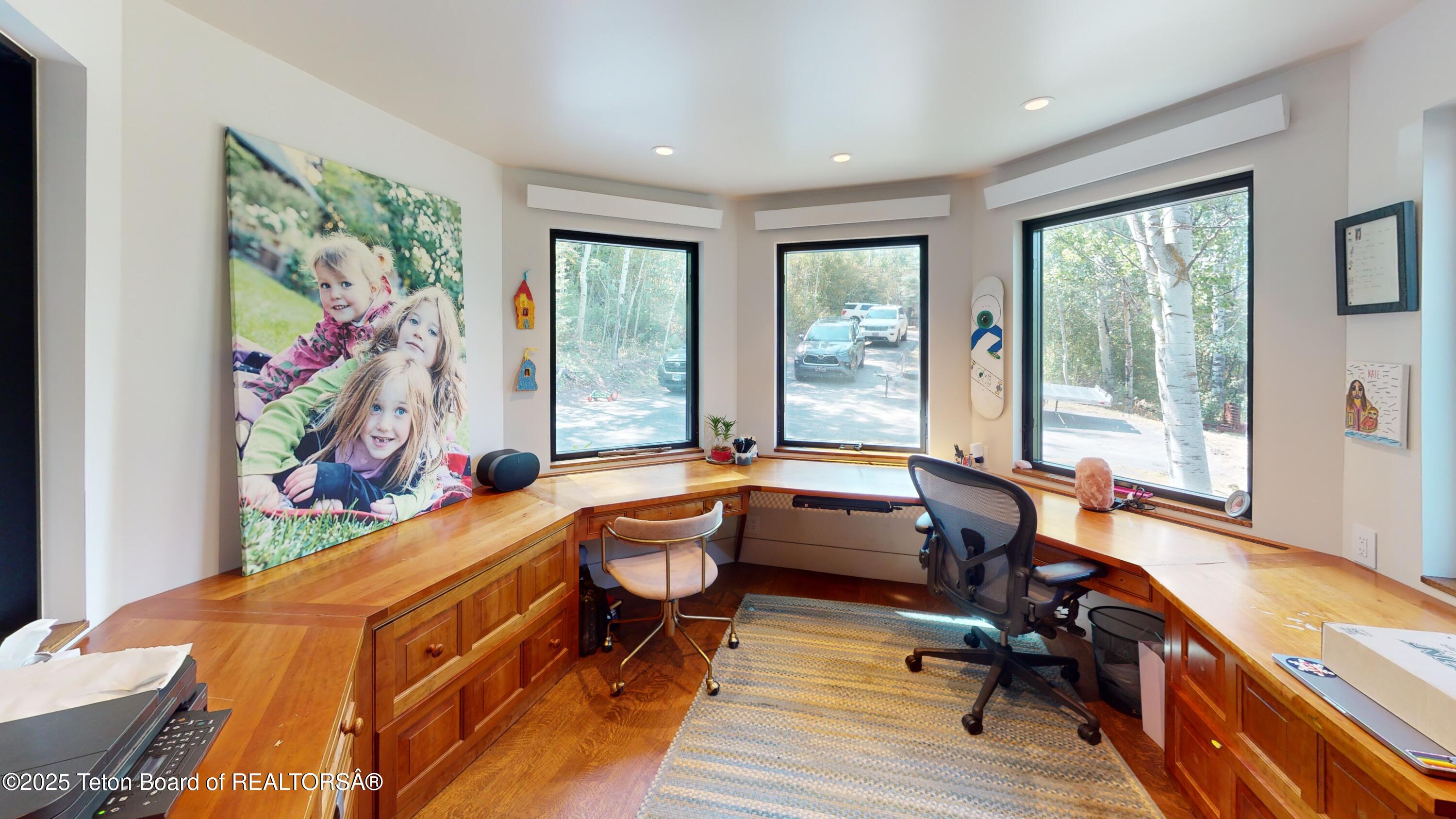 Jackson, Wyoming 83001, United States, 5 Bedrooms Bedrooms, ,3 BathroomsBathrooms,Residential,Active,198266