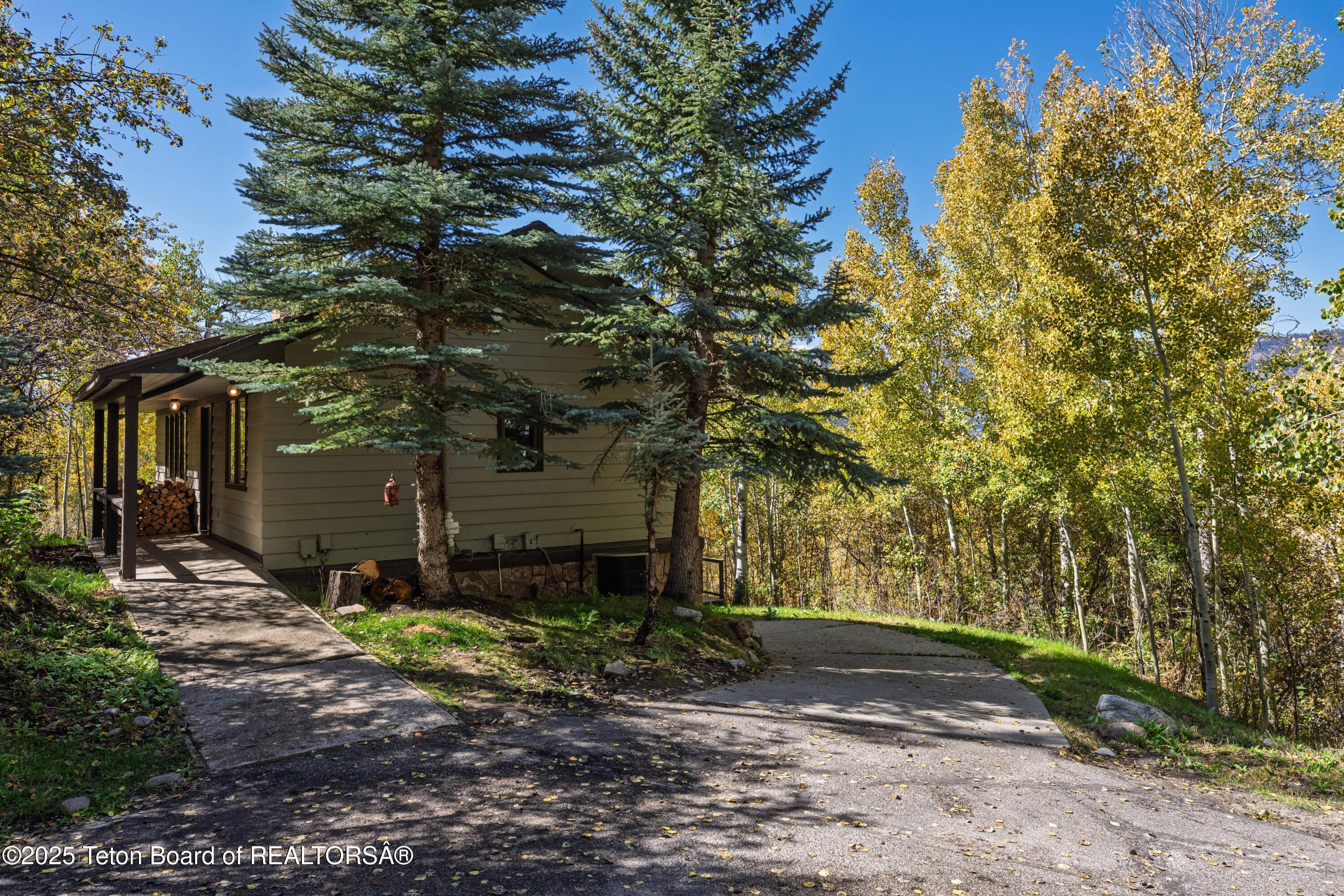 Jackson, Wyoming 83001, United States, 5 Bedrooms Bedrooms, ,3 BathroomsBathrooms,Residential,Active,198266