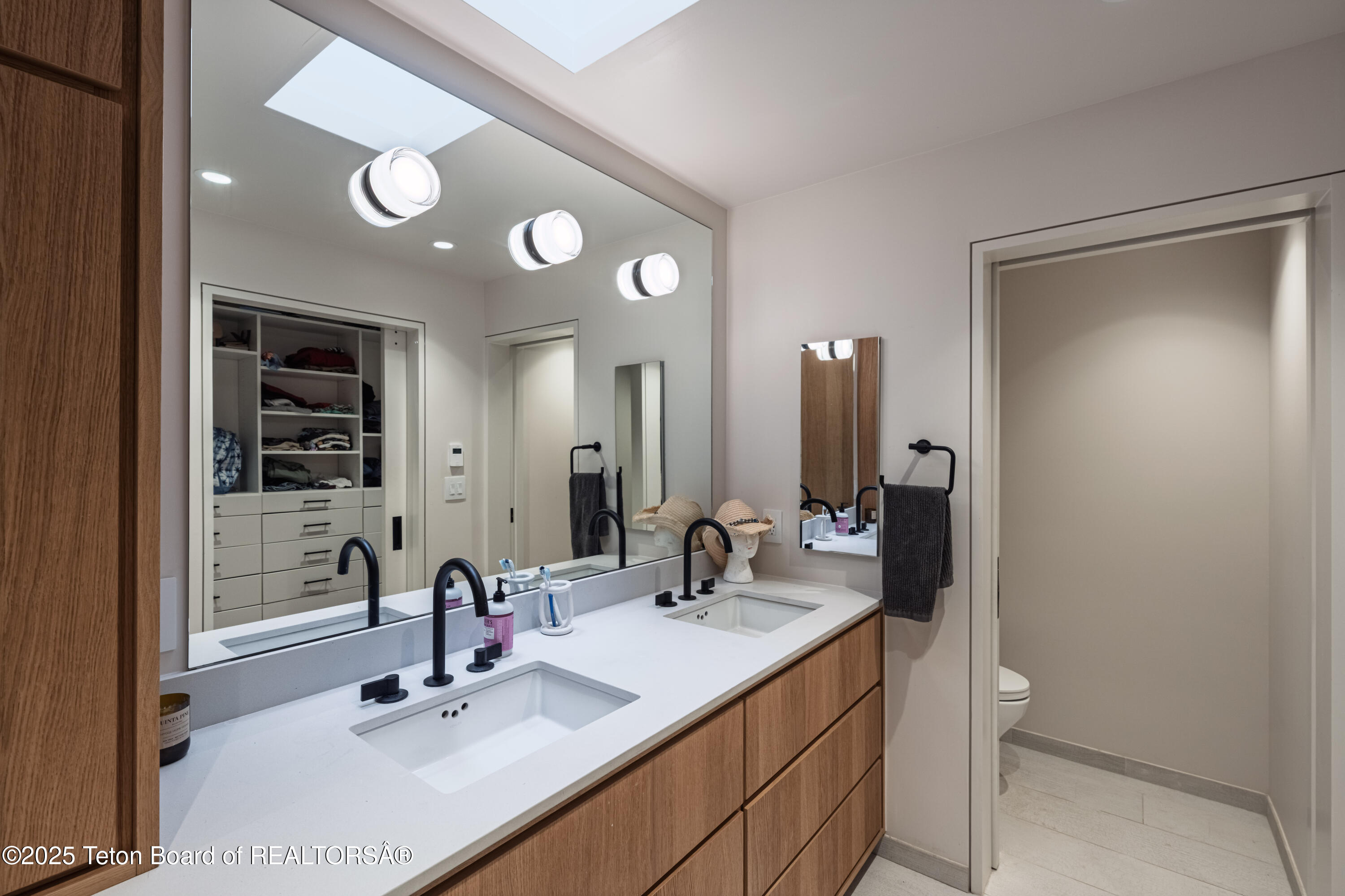 Jackson, Wyoming 83001, United States, 5 Bedrooms Bedrooms, ,3 BathroomsBathrooms,Residential,Active,198266