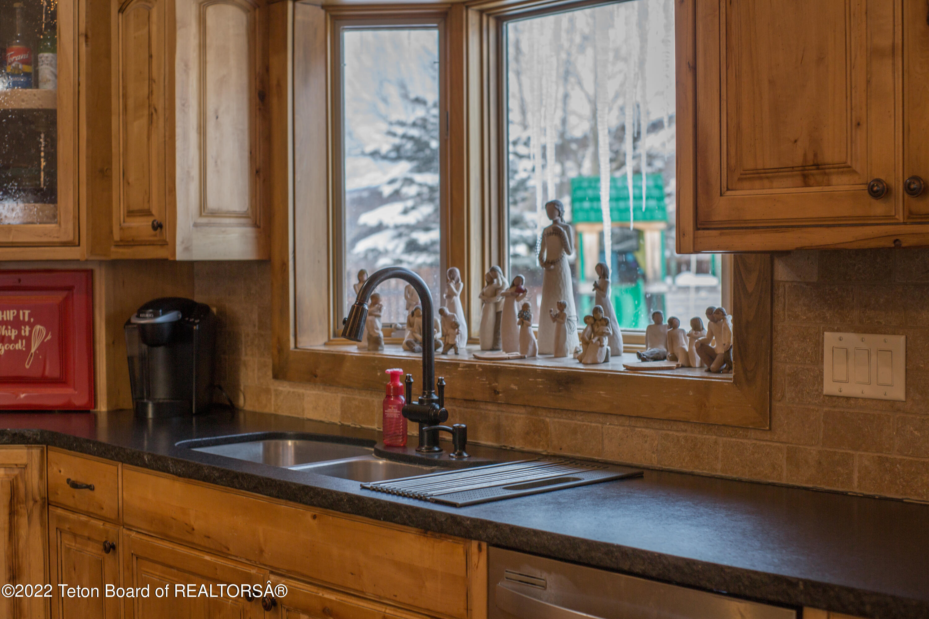 Victor, Idaho 83455, United States, 7 Bedrooms Bedrooms, ,4 BathroomsBathrooms,Residential,Pending,53722