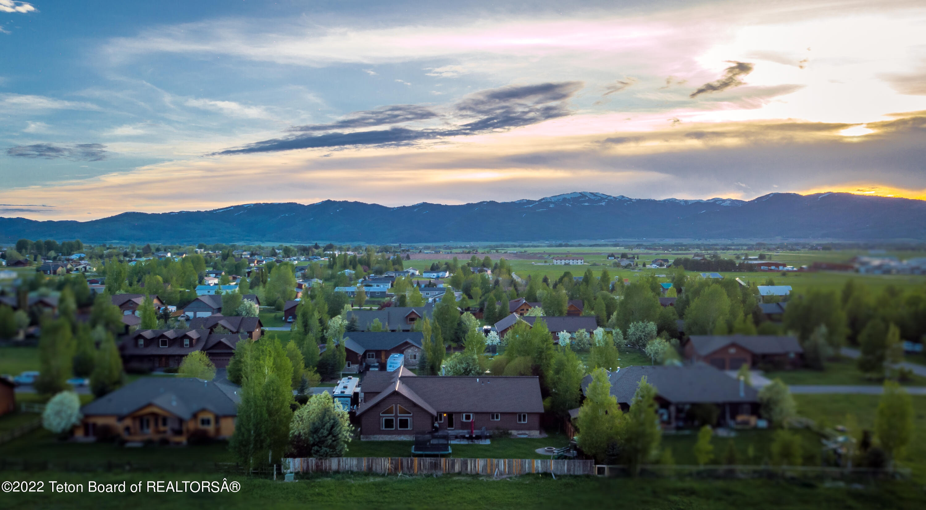 Victor, Idaho 83455, United States, 7 Bedrooms Bedrooms, ,4 BathroomsBathrooms,Residential,Pending,53722