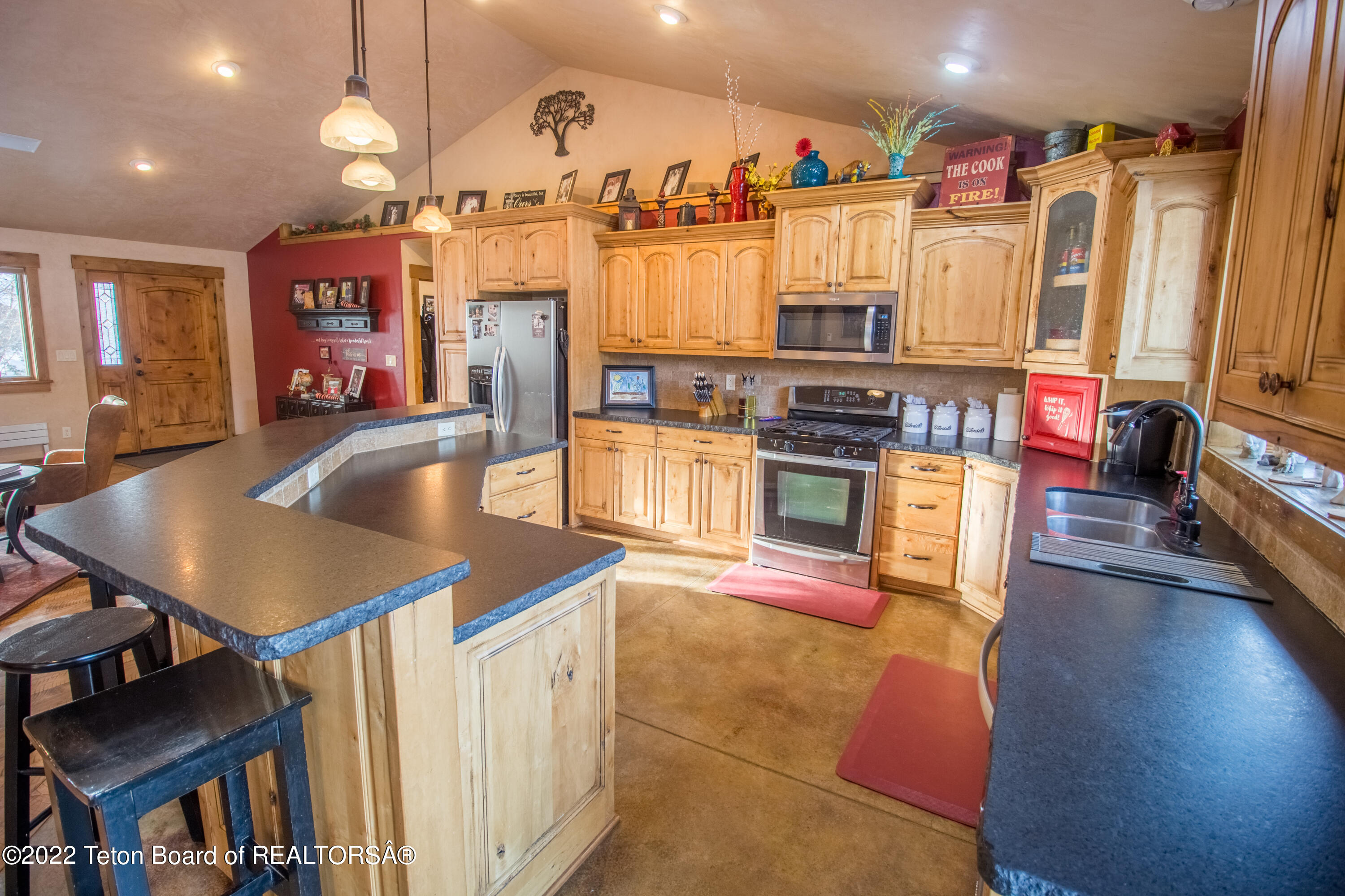 Victor, Idaho 83455, United States, 7 Bedrooms Bedrooms, ,4 BathroomsBathrooms,Residential,Pending,53722