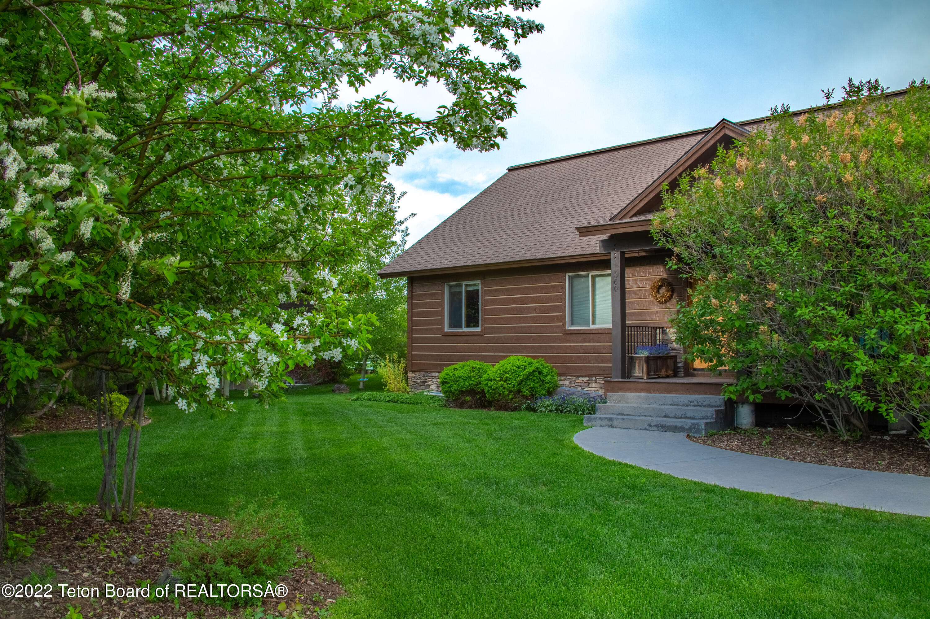 Victor, Idaho 83455, United States, 7 Bedrooms Bedrooms, ,4 BathroomsBathrooms,Residential,Pending,53722