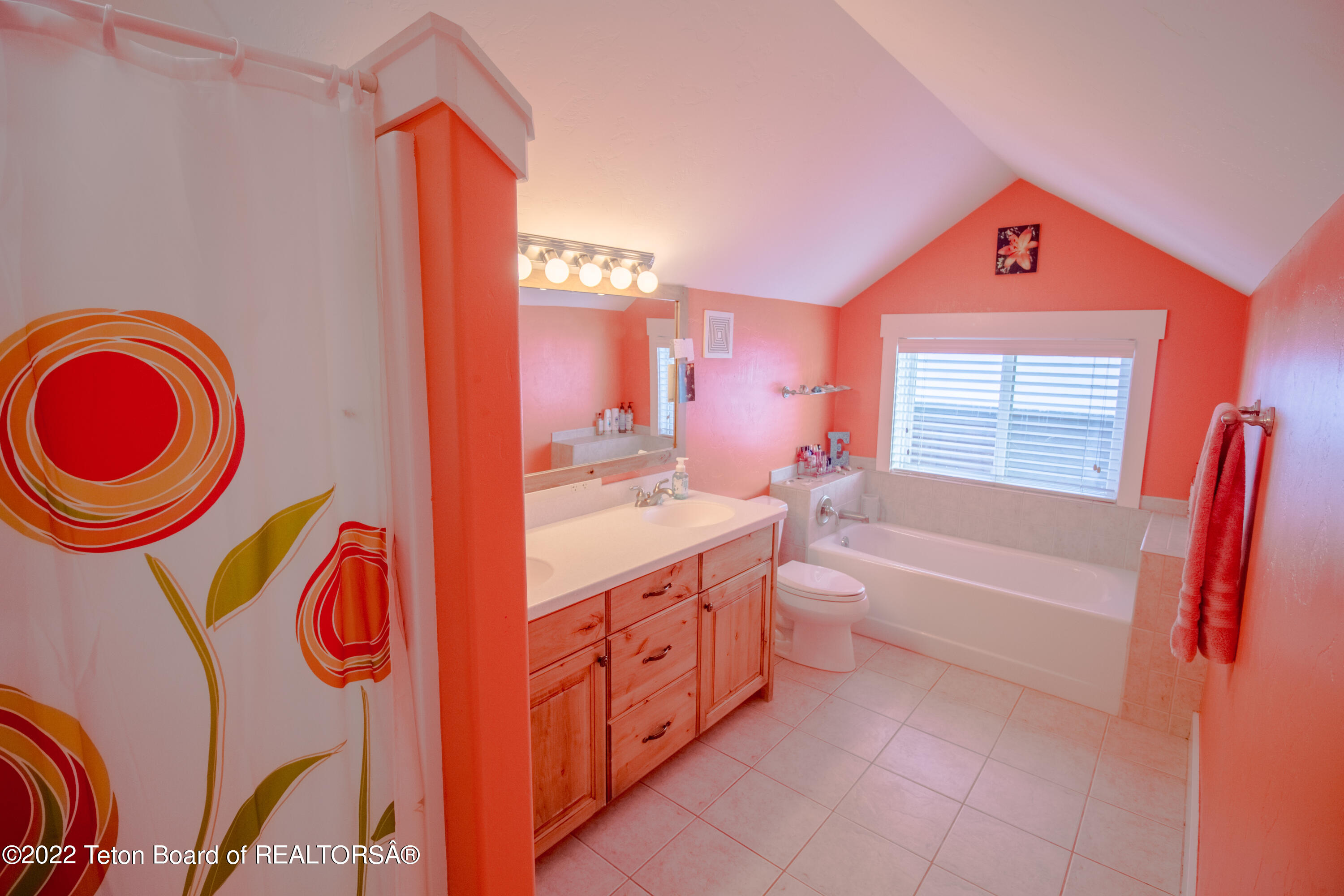 Victor, Idaho 83455, United States, 7 Bedrooms Bedrooms, ,4 BathroomsBathrooms,Residential,Pending,53722