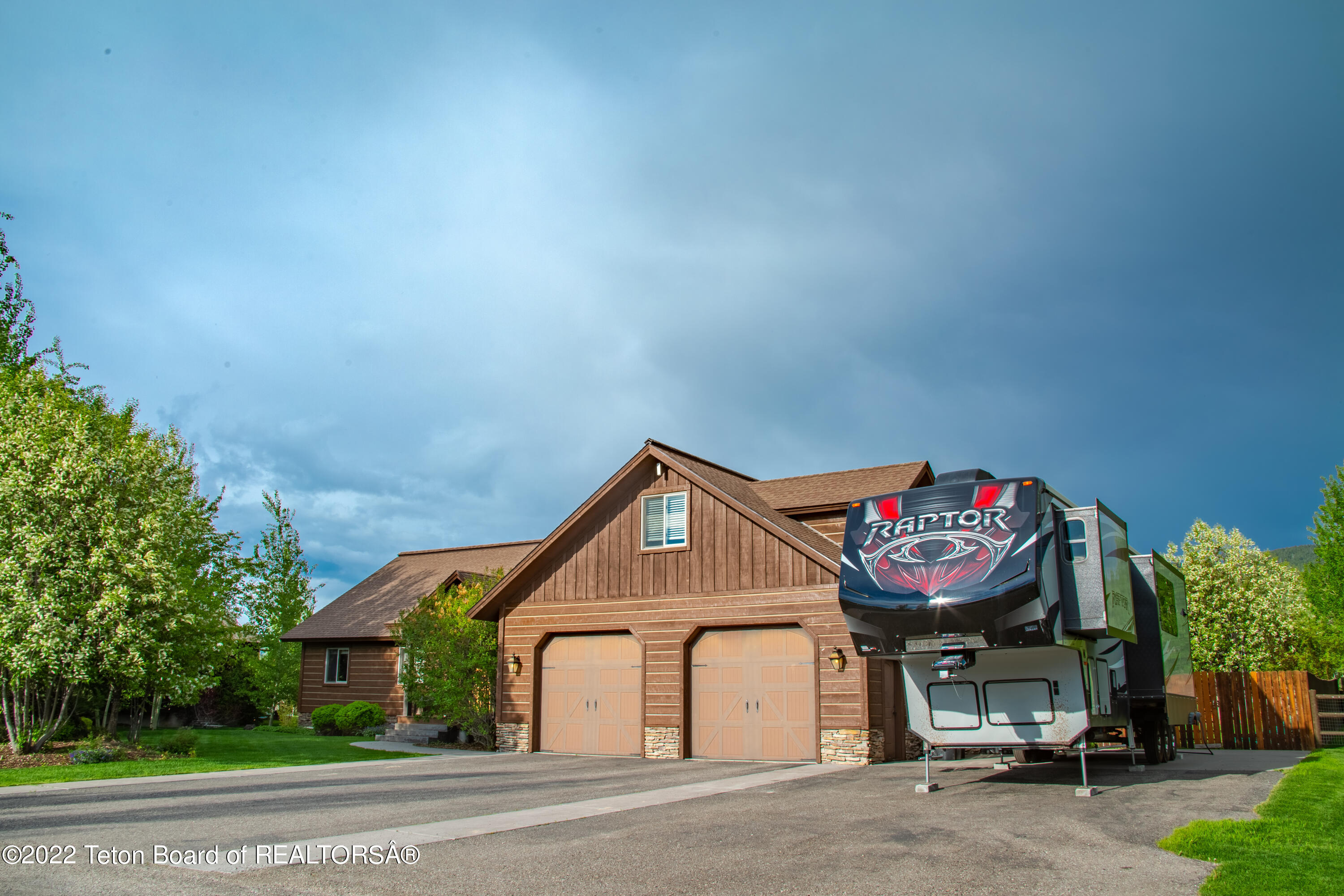 Victor, Idaho 83455, United States, 7 Bedrooms Bedrooms, ,4 BathroomsBathrooms,Residential,Pending,53722