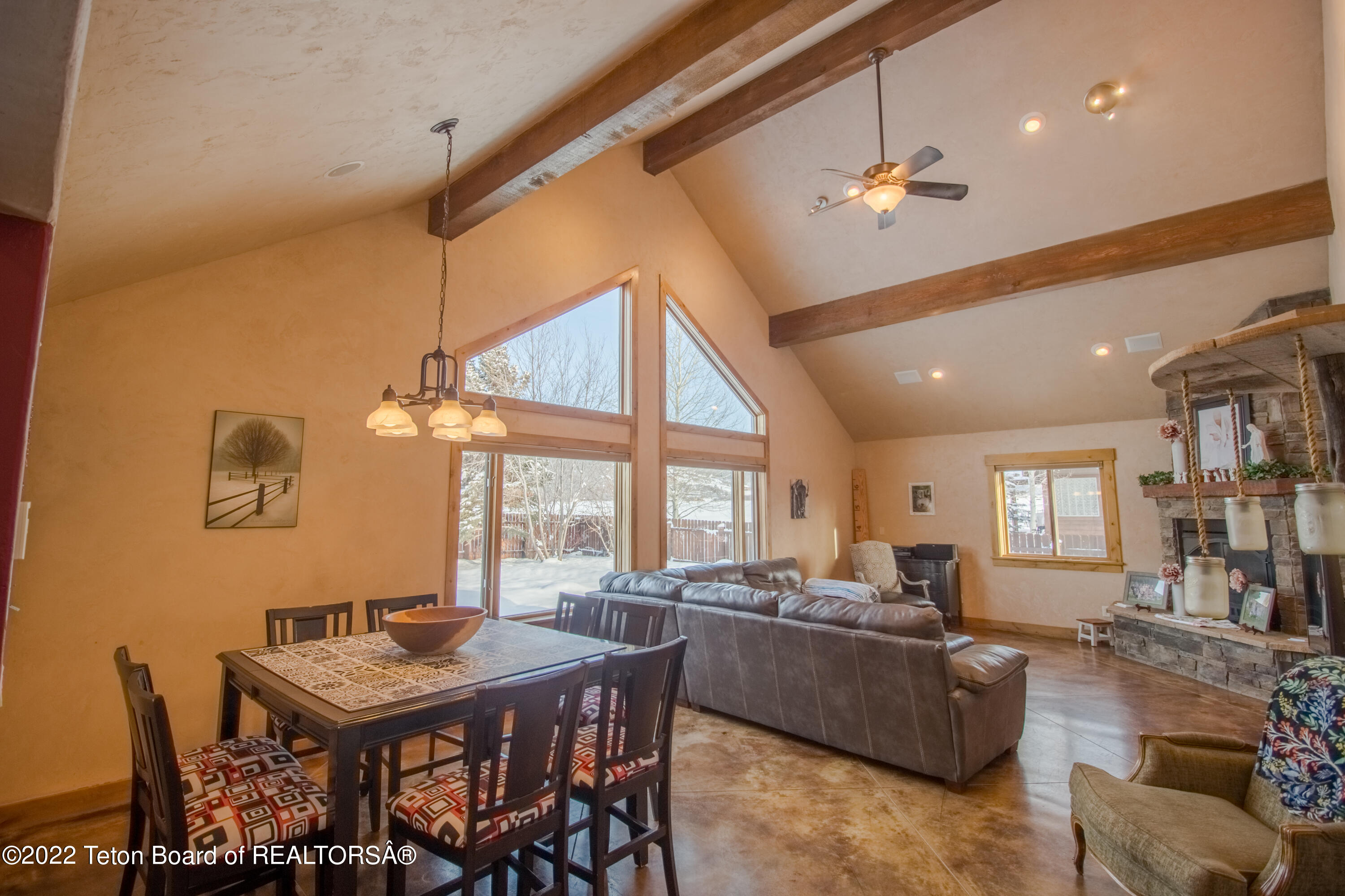 Victor, Idaho 83455, United States, 7 Bedrooms Bedrooms, ,4 BathroomsBathrooms,Residential,Pending,53722