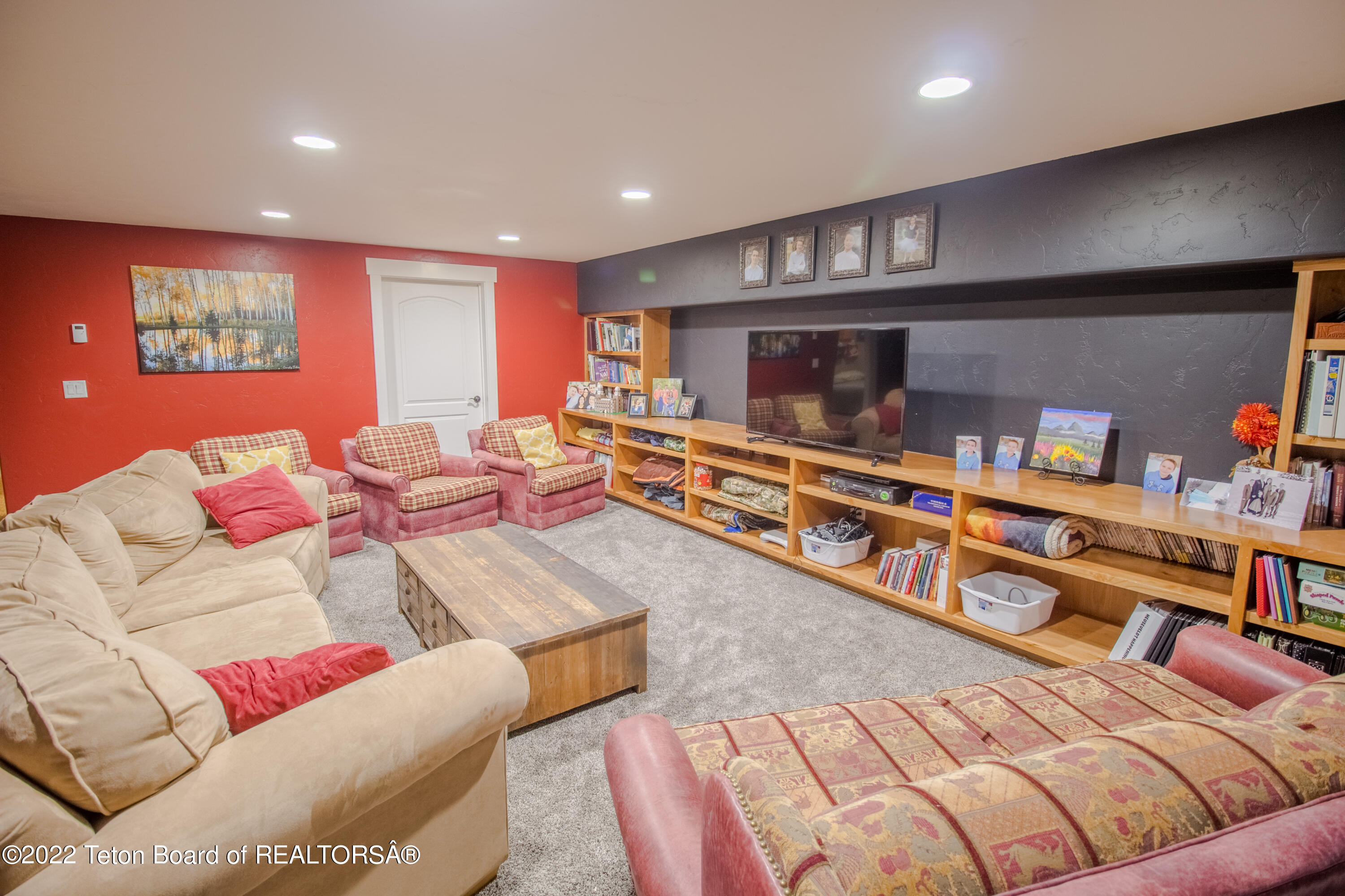 Victor, Idaho 83455, United States, 7 Bedrooms Bedrooms, ,4 BathroomsBathrooms,Residential,Pending,53722