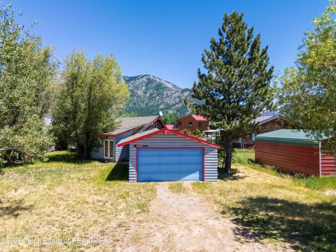 Photo of 545 E COTTAGE Lane, Alpine, WY 83128 (MLS # 26-1560)