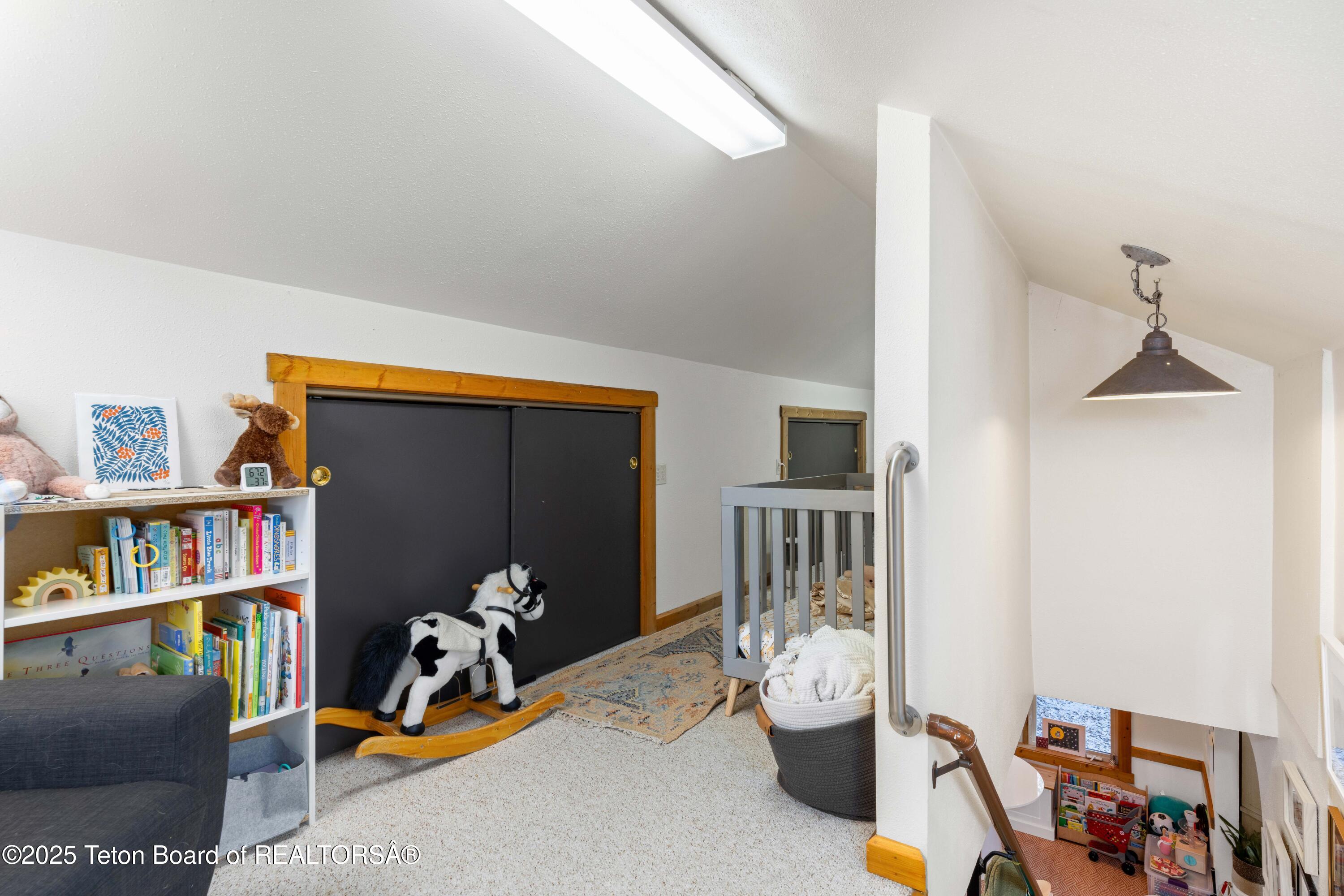 Jackson, Wyoming 83001, United States, 2 Bedrooms Bedrooms, ,2 BathroomsBathrooms,Residential,Active,19273