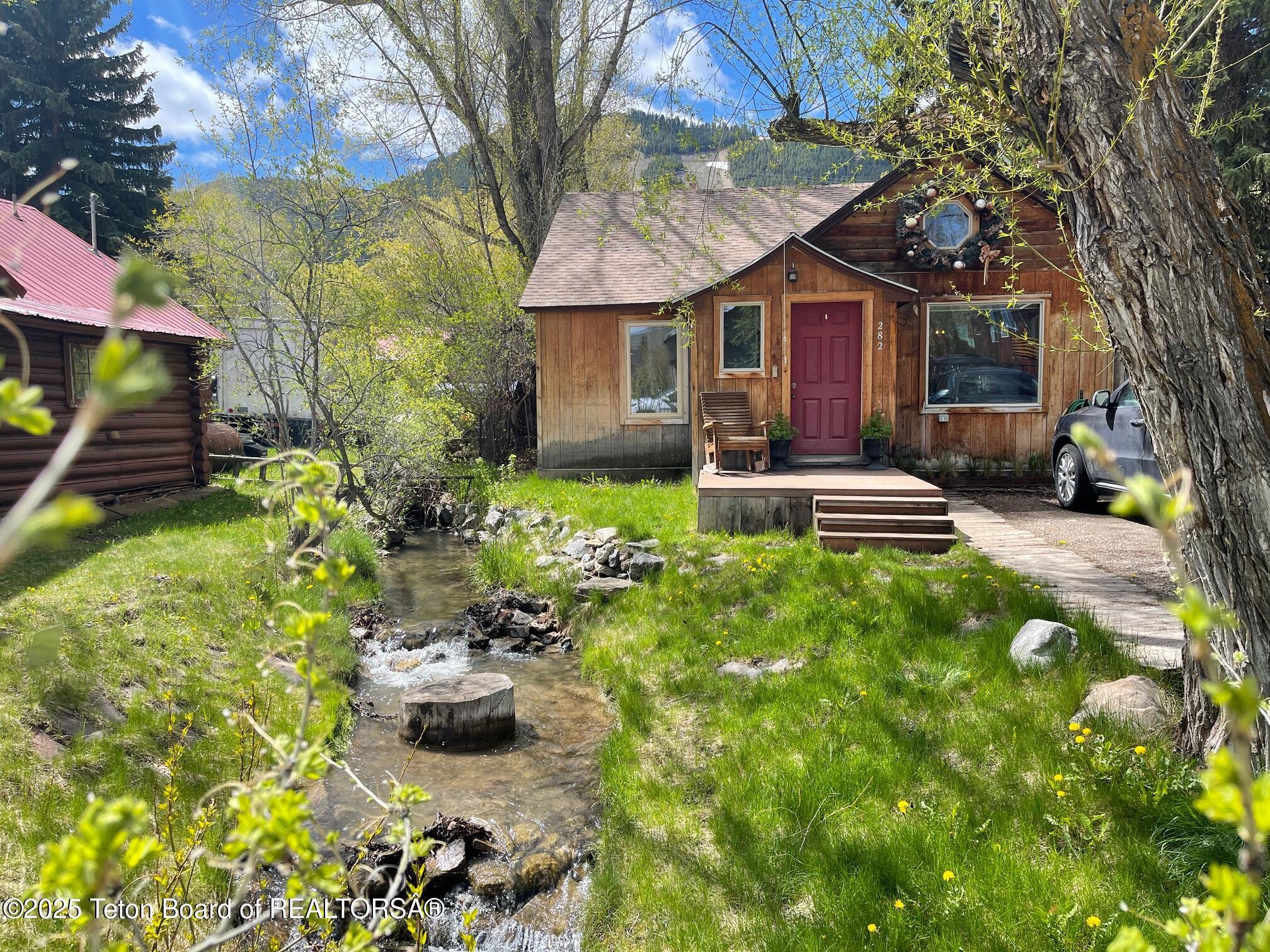 Jackson, Wyoming 83001, United States, 2 Bedrooms Bedrooms, ,2 BathroomsBathrooms,Residential,Active,19273