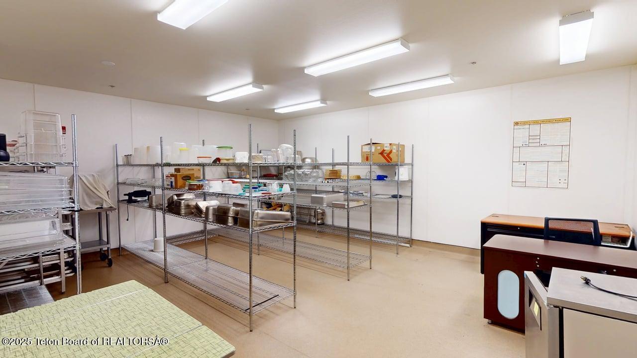 Dubois, Wyoming 82513, United States, ,Commercial,Active,122758