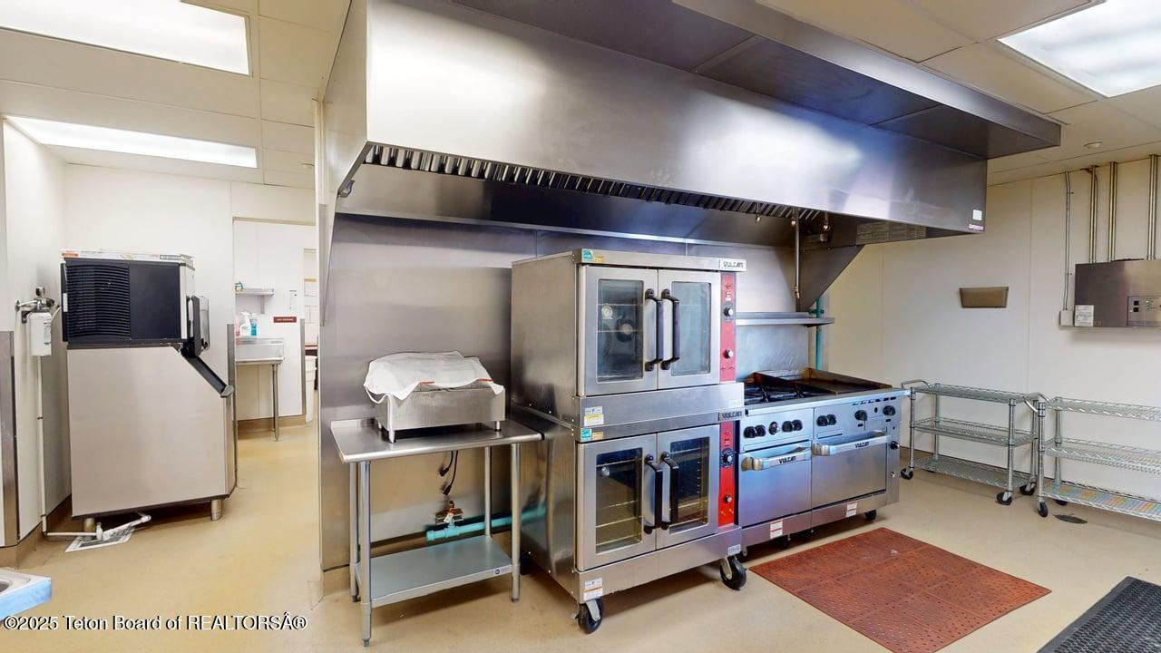 Dubois, Wyoming 82513, United States, ,Commercial,Active,122758